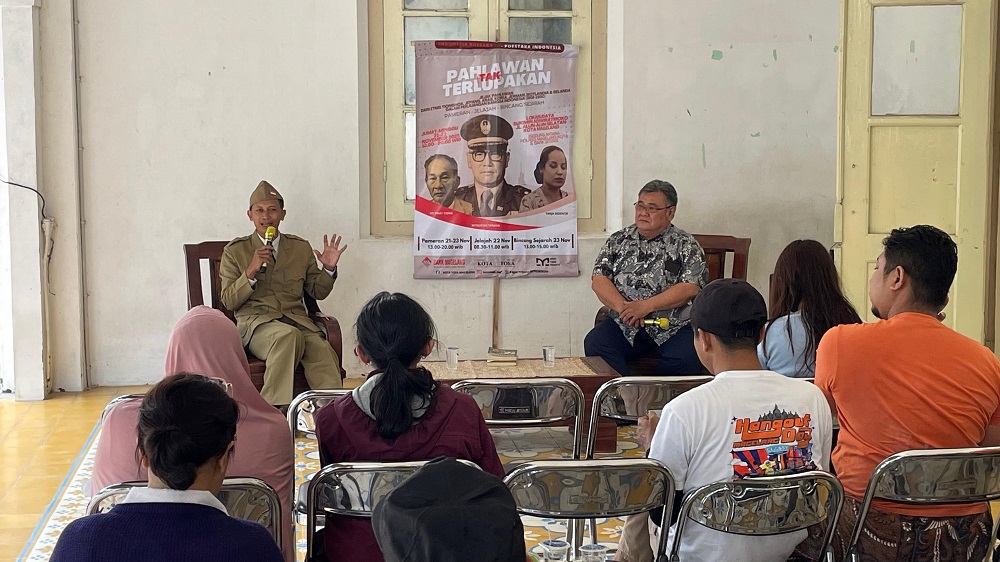 Komunitas Kota Toea Magelang menghadirkan pameran Pahlawan Tak Terlupakan di Gedung Loka Budaya, Kota Magelang, Minggu (23/11/2025).