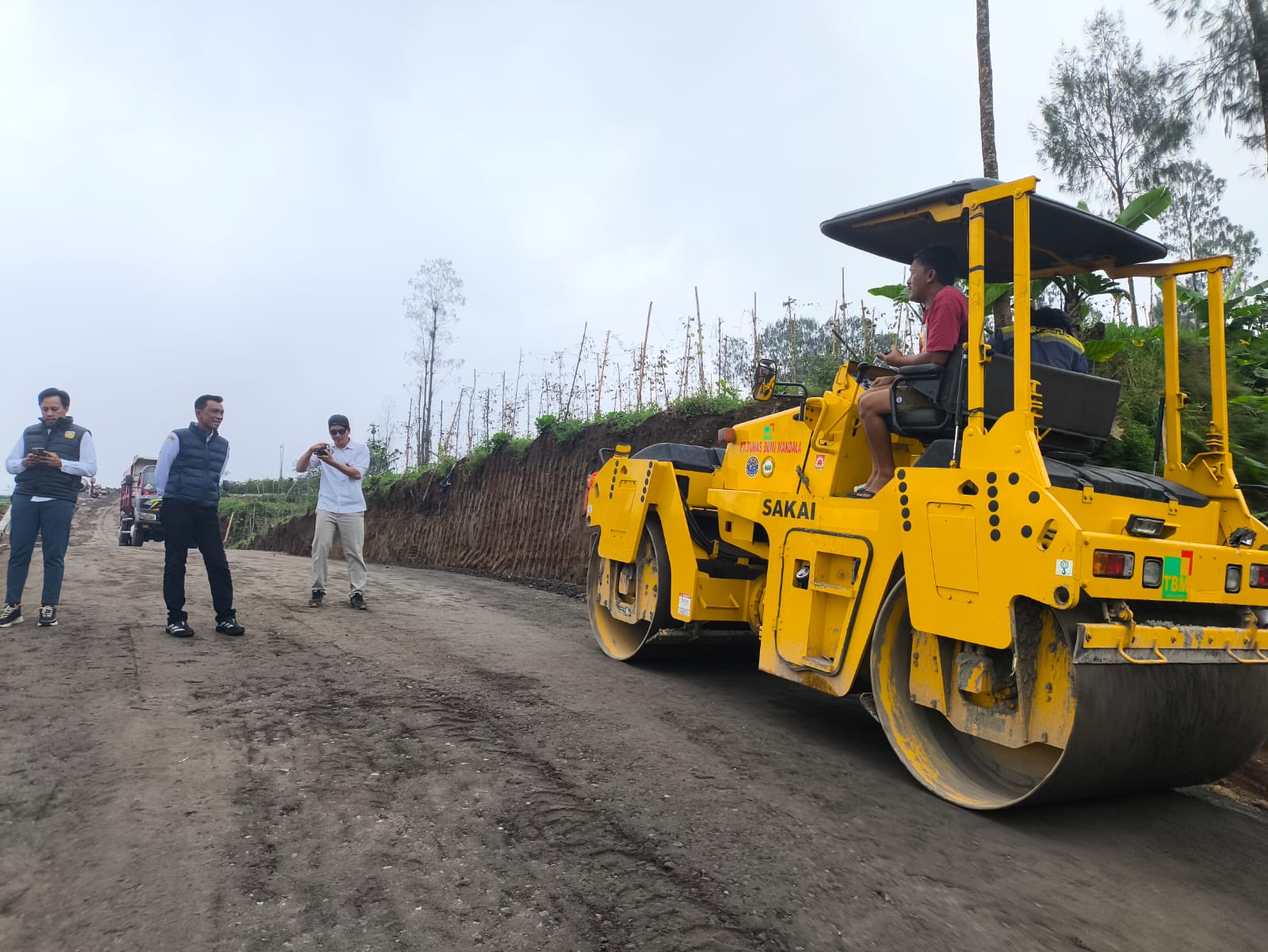 Proyek jalan di ruas Butuh-Bowongso Kecamatan Kalikajar menjadi alternatif penghubung antarwilayah.