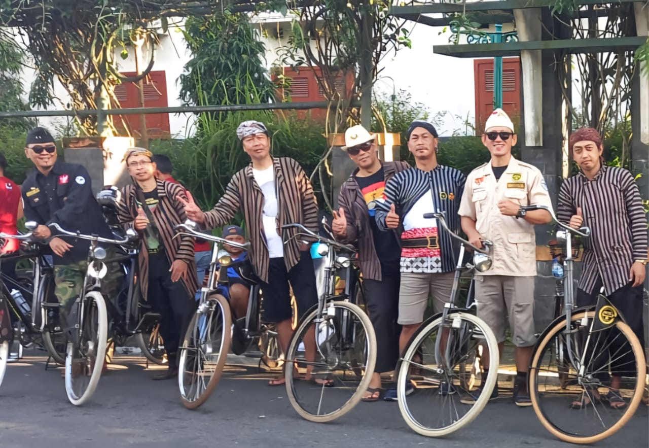 Onthelis Kosti Wonosobo meraih juara  juara 1 lomba kreasi seni dalam acara Ngonthel Bumi Kartini 2 di Jepara (29-30/11). Sedangkan lomba karnaval, meraih juara 3.