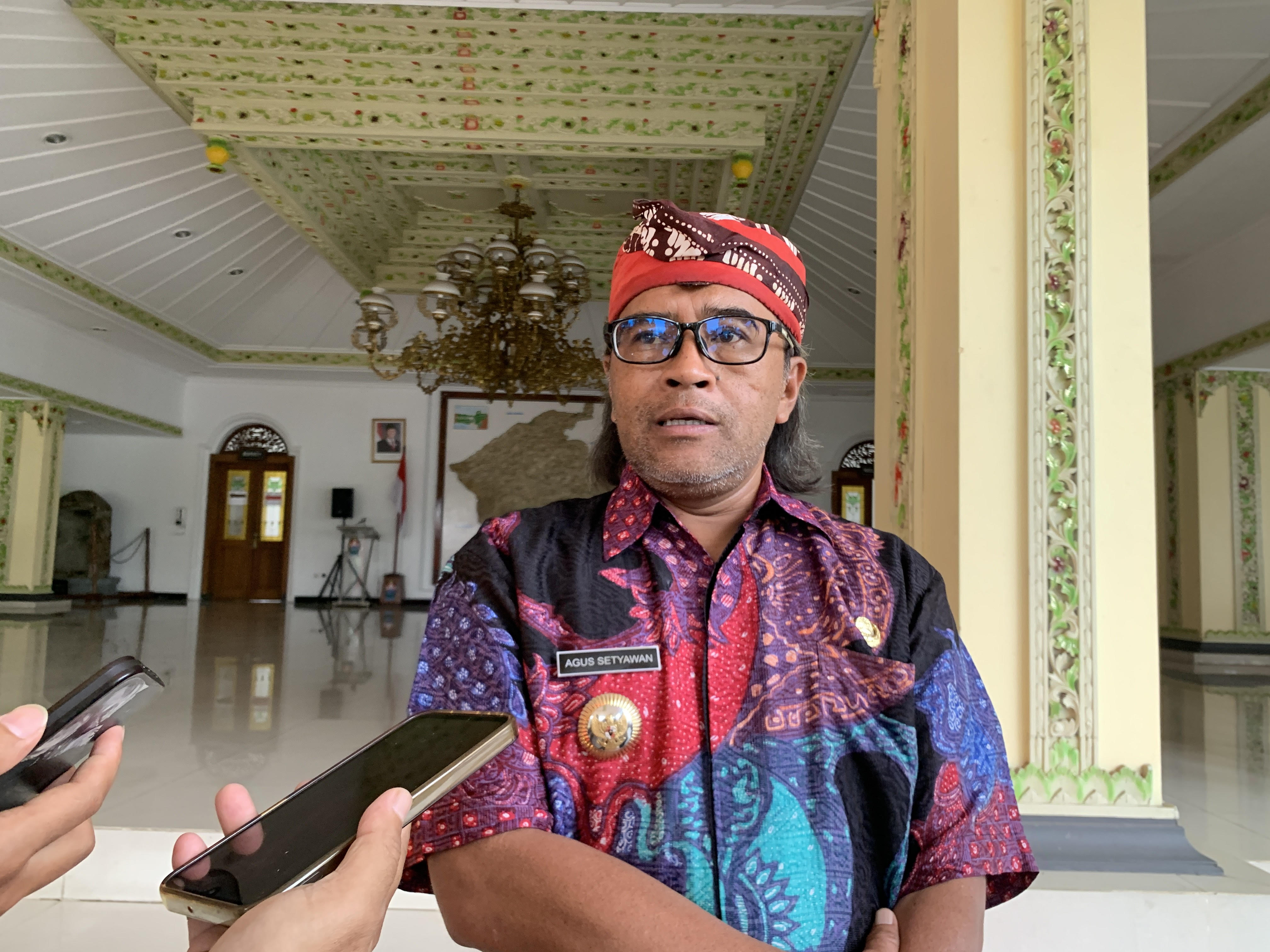 Bupati Agus Setyawan menerbitkan surat edaran penggalangan dana untuk korban bencana di Sumatera.