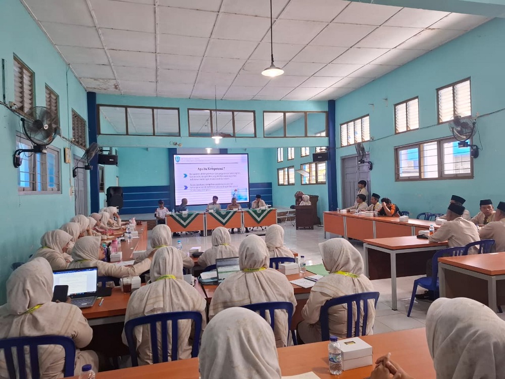 Kegiatan penyiapan materi uji kompetensi bersama DUDI yang digelar SMK Mutual Kota Magelang.