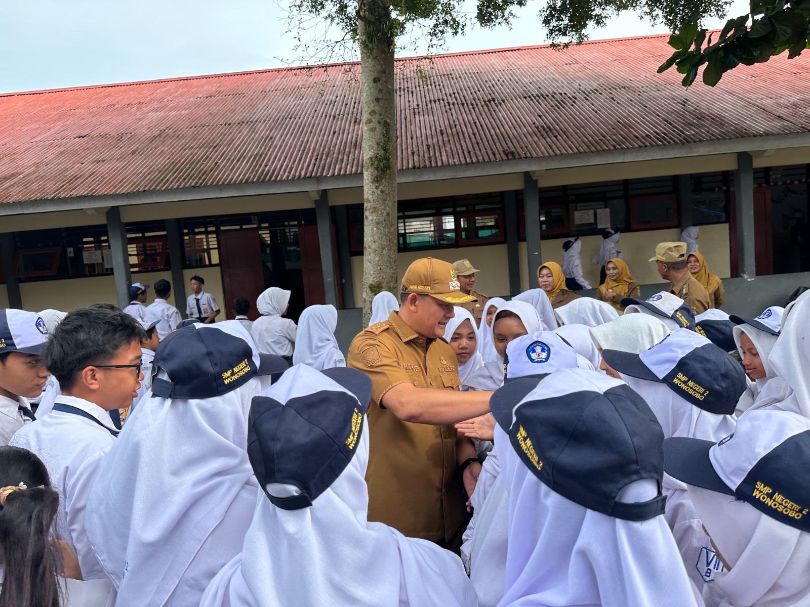 Wabup Amir Husein safari ke SMPN 2 Wonosobo, Senin (8/12/2025).