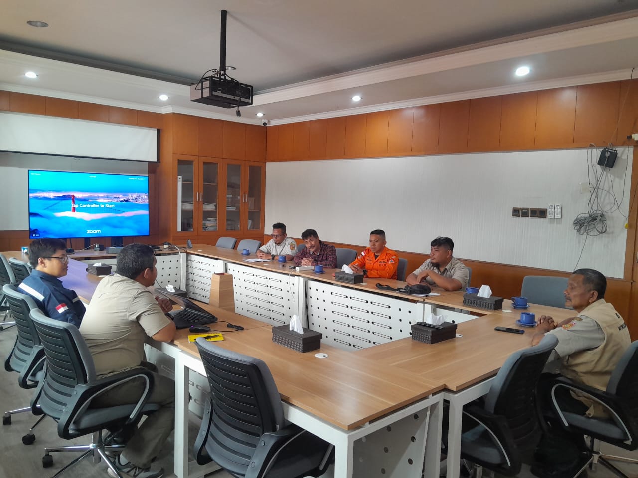 BPBD Wonosobo bersama RPB SAR Kaliwiro mendatangi Kantor Pusat Vulkanologi dan Mitigasi Bencana Geologi (PVMBG) di Bandung, Selasa (9/12/2025).