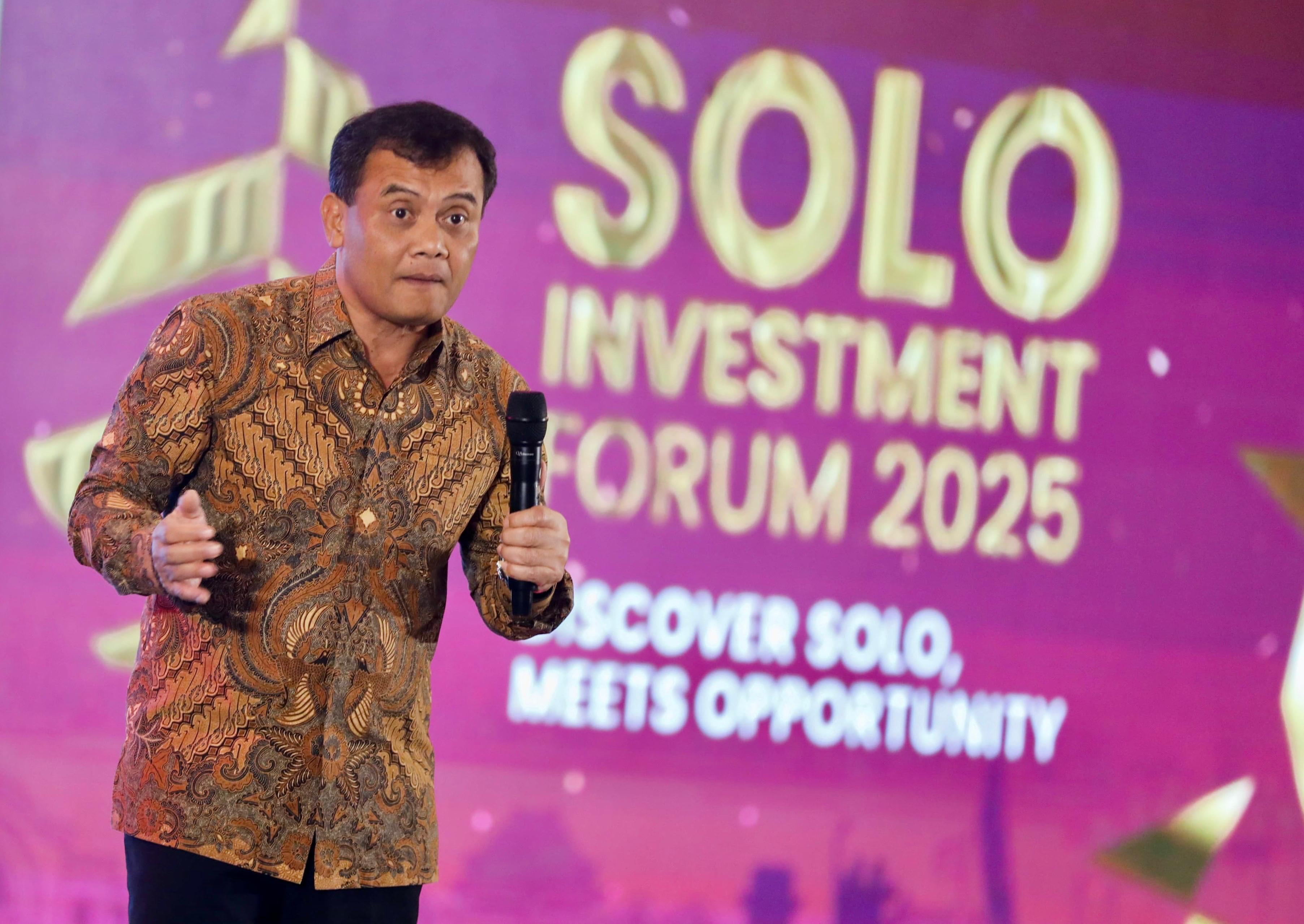 Gubernur Jawa Tengah Ahmad Luthfi menghadiri Solo Investment Forum, Junat (12/12/2025).