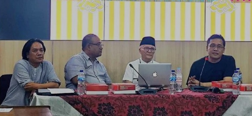 Bupati Magelang Grengseng Pamuji (paling kanan) saat konferensi pers Indonesia Keroncong Festival (IKF) 2025 yang akan digelar di Taman Lumbini, Kompleks Candi Borobudur, Selasa (16/12/2025).