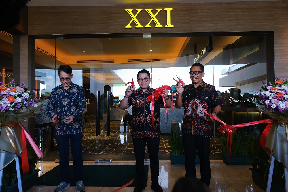 Wali Kota Magelang Damar Prasetyono meresmikan The Aloon-aloon, mal yang berada di Alun-alun Kota Magelang.