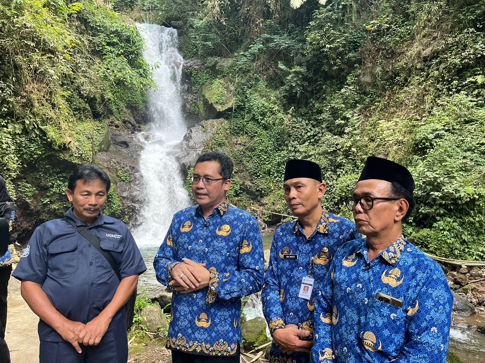 Bupati Magelang Grengseng Pamuji saat mencanangkan Pelestarian Sungai melalui Program Spawning dan Nursery Ground