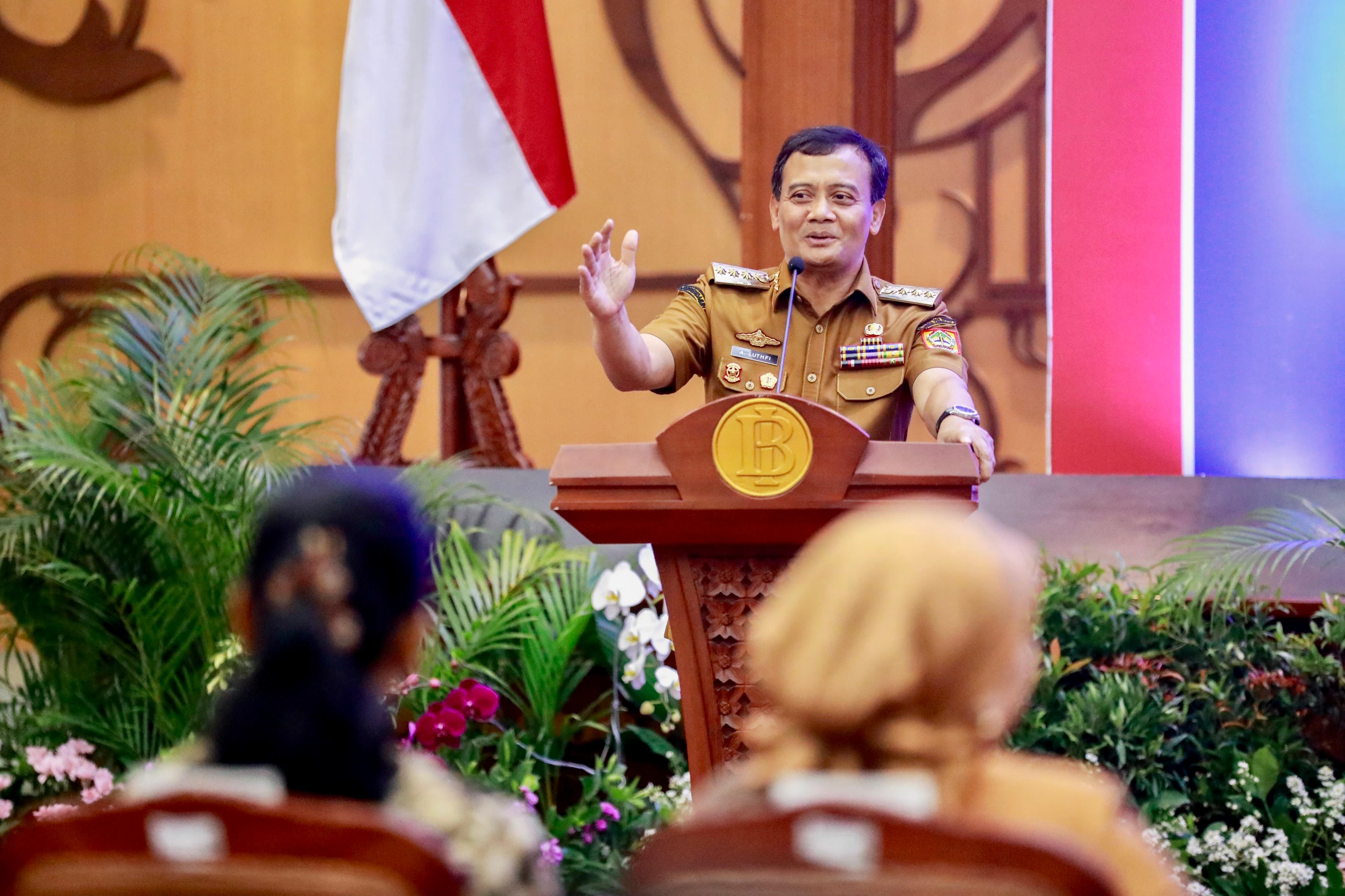 Gubernur Ahmad Luthfi menghadiri pengukuhan Kepala Kantor Perwakilan BI Jawa Tengah yang baru, Mohamad Noor Nugroho di Kantor BI Jateng, Senin (22/12/2025).