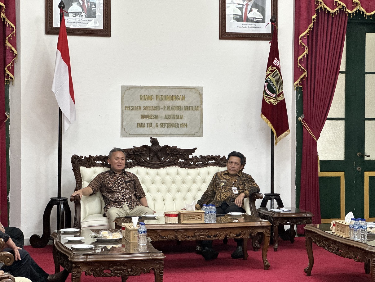 Bupati Wonosobo Afif Nurhidayat menerima Wakil Menteri HAM Mugiyanto di Ruang Pringgitan Pendopo Kabupaten, Jumat (19/12/2025).