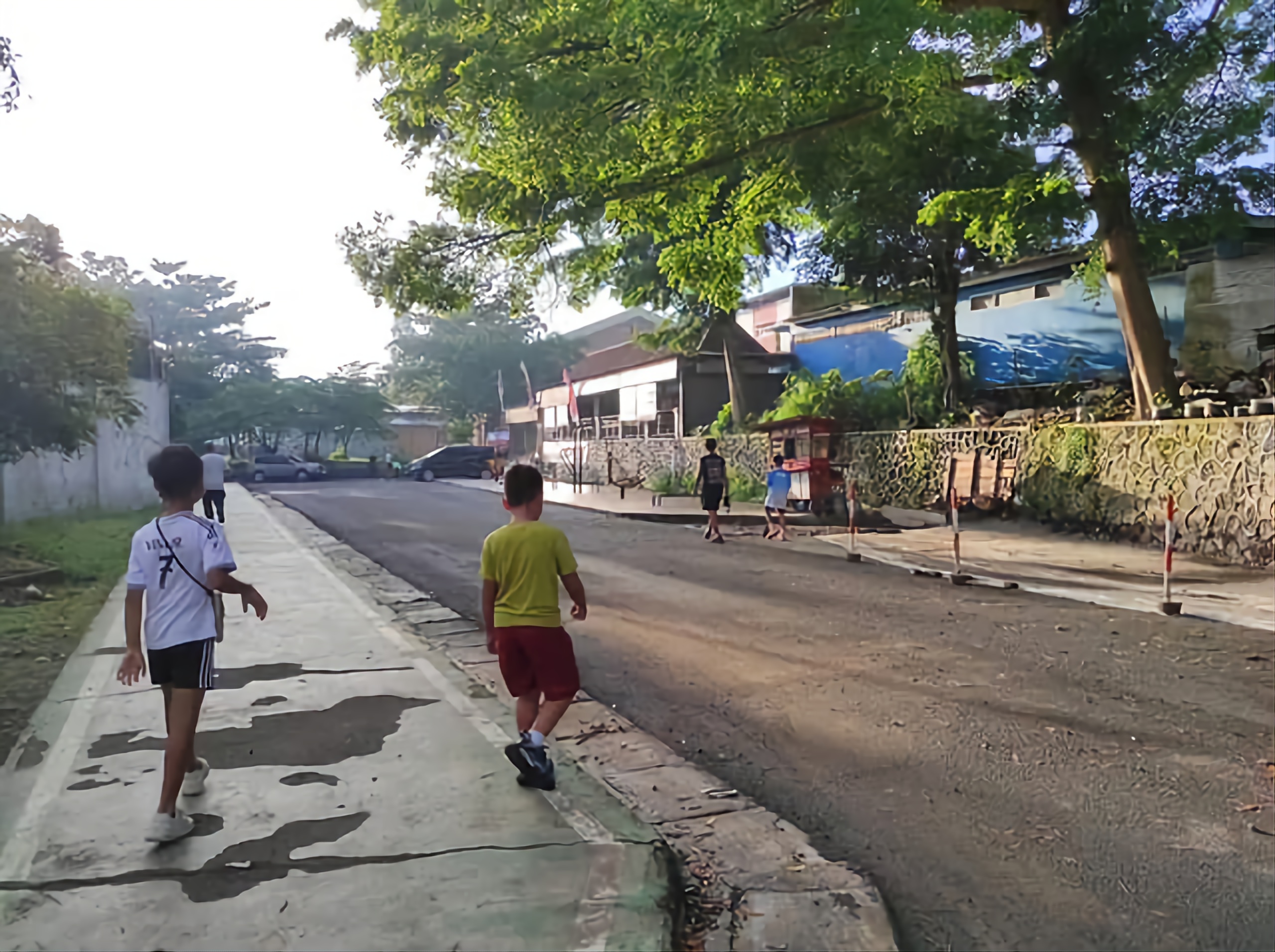 Kondisi jalan Stadion Bhumi Phala Temanggung yang kini mulus dan nyaman untuk aktivitas warga.