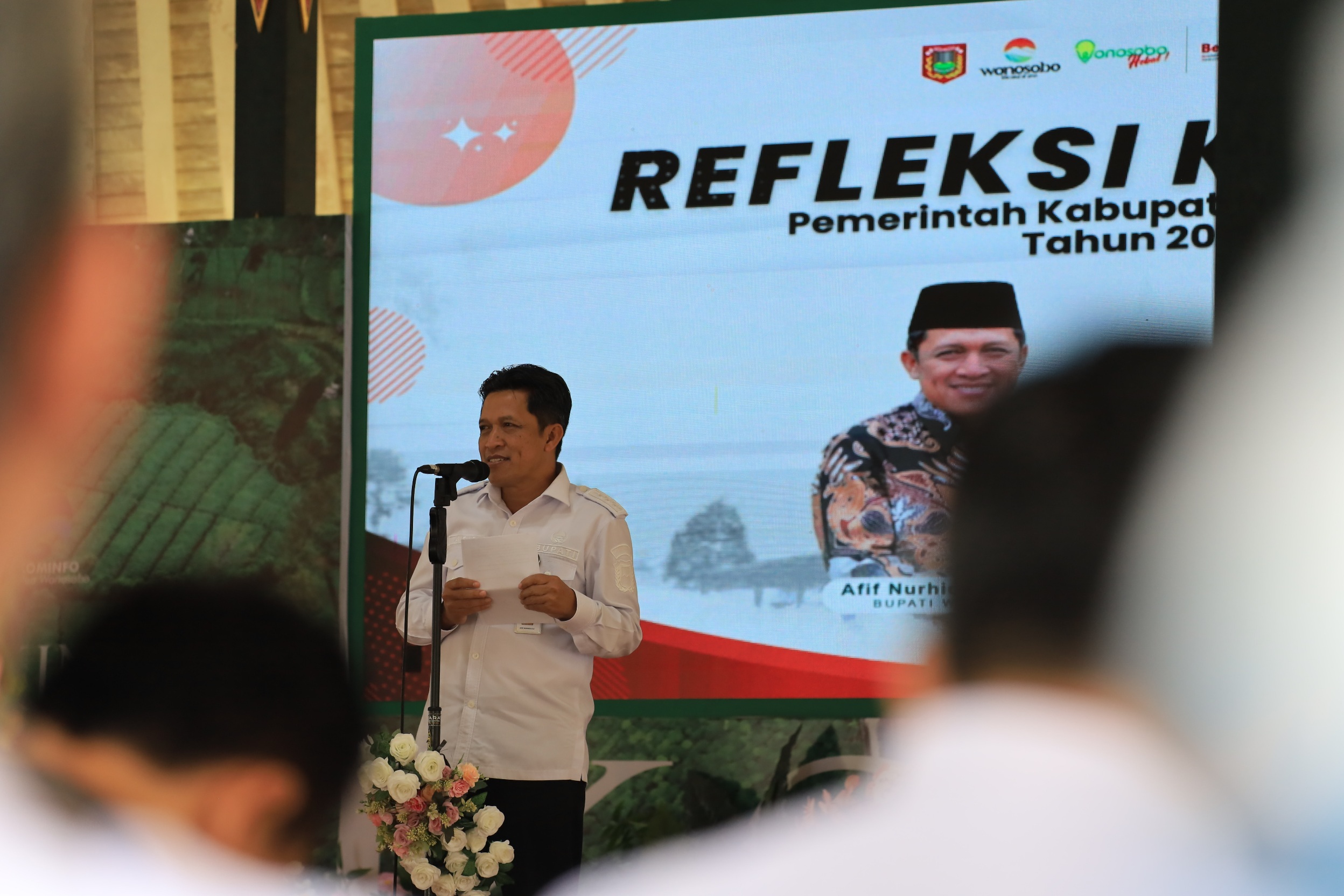 Bupati Wonosobo Afif Nurhidayat meminta jajarannya menyambut tahun 2026 dengan lebih semangat mengabdi untuk kepentingan masyarakat.