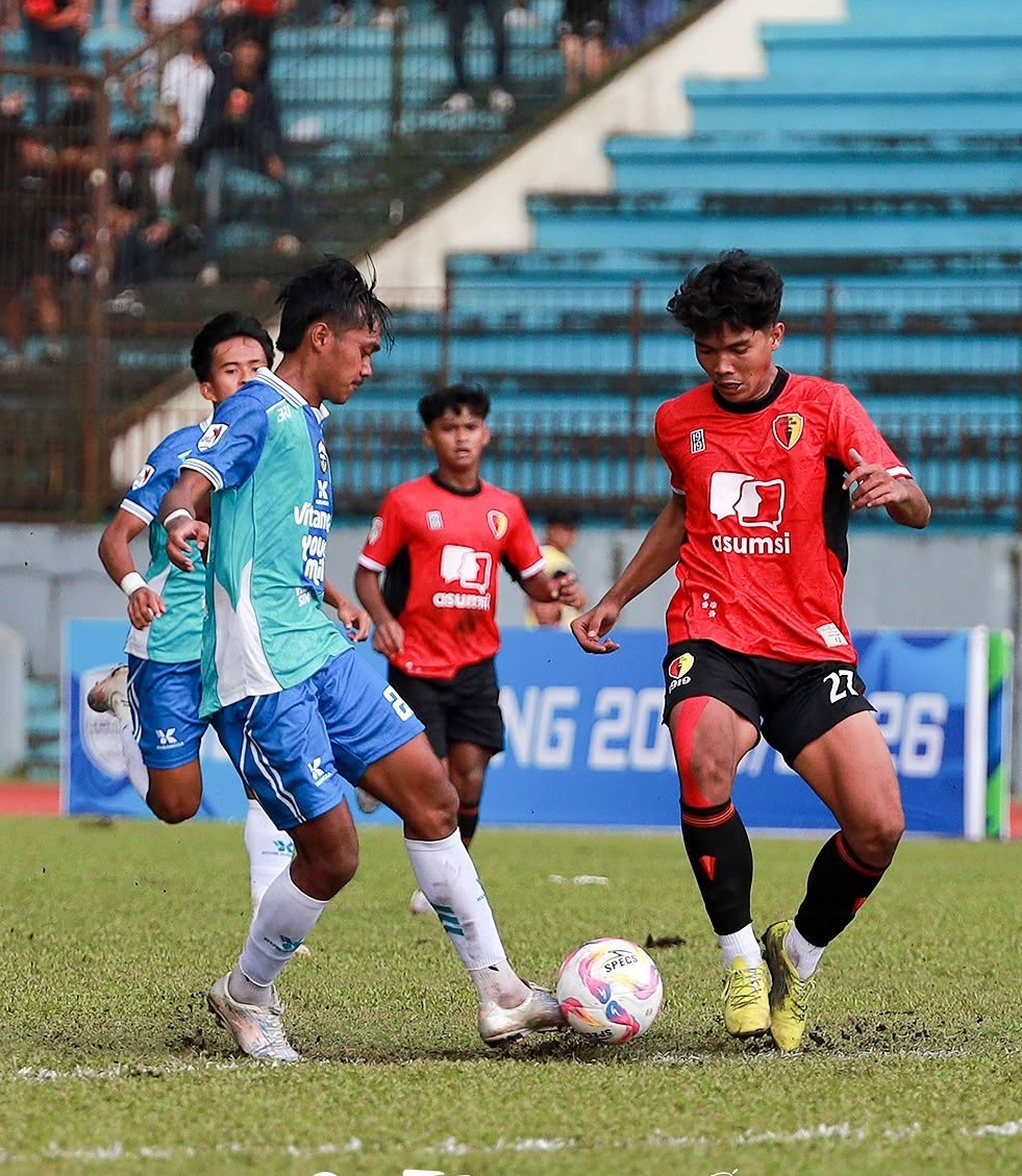 Laga perdana Liga 4 Regional Jawa Tengah Grup E PPSM Magelang menghadapi Persibangga Purbalingga di&nbsp;Stadion Moch. Soebroto, Kota Magelang, Minggu (4/1/2026).  &nbsp;