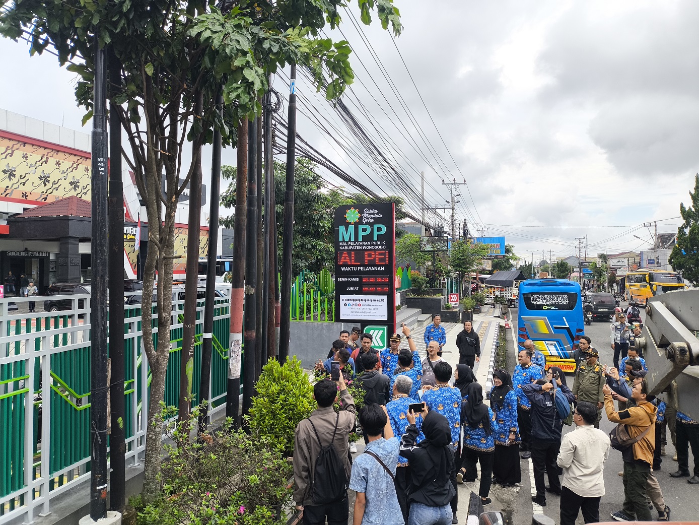 Penertiban FO yang dilakukan oleh Pemkab Wonosobo dipimpin langsung oleh Sekda Kabupaten Wonosobo, One Andang Wardoyo beberapa waktu lalu.