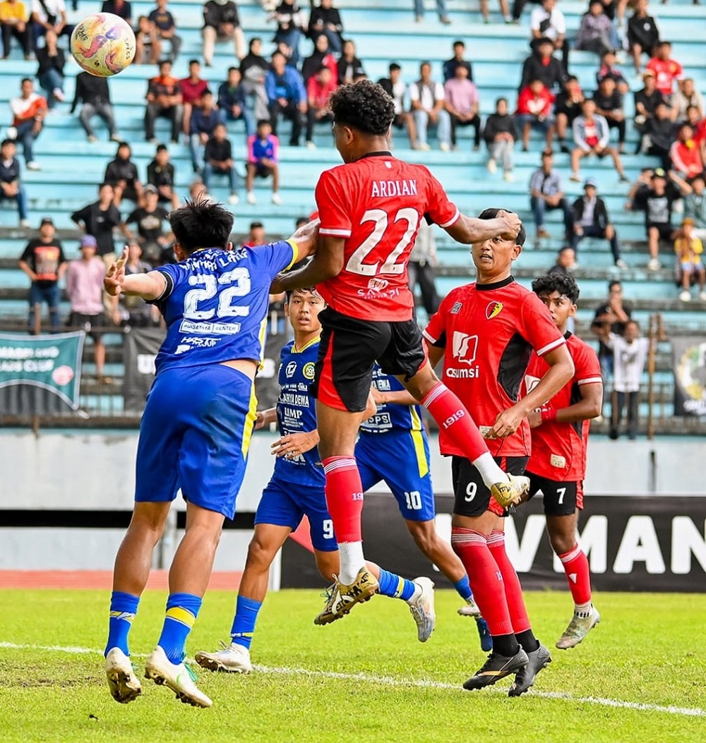 Laga kandang kedua PPSM Magelang melawan Persibas Banyumas di&nbsp;Stadion Moch. Soebroto, Kota Magelang, Kamis (8/1/2026). Tuan rumah kembali kalah dengan skor akhir 1-3.