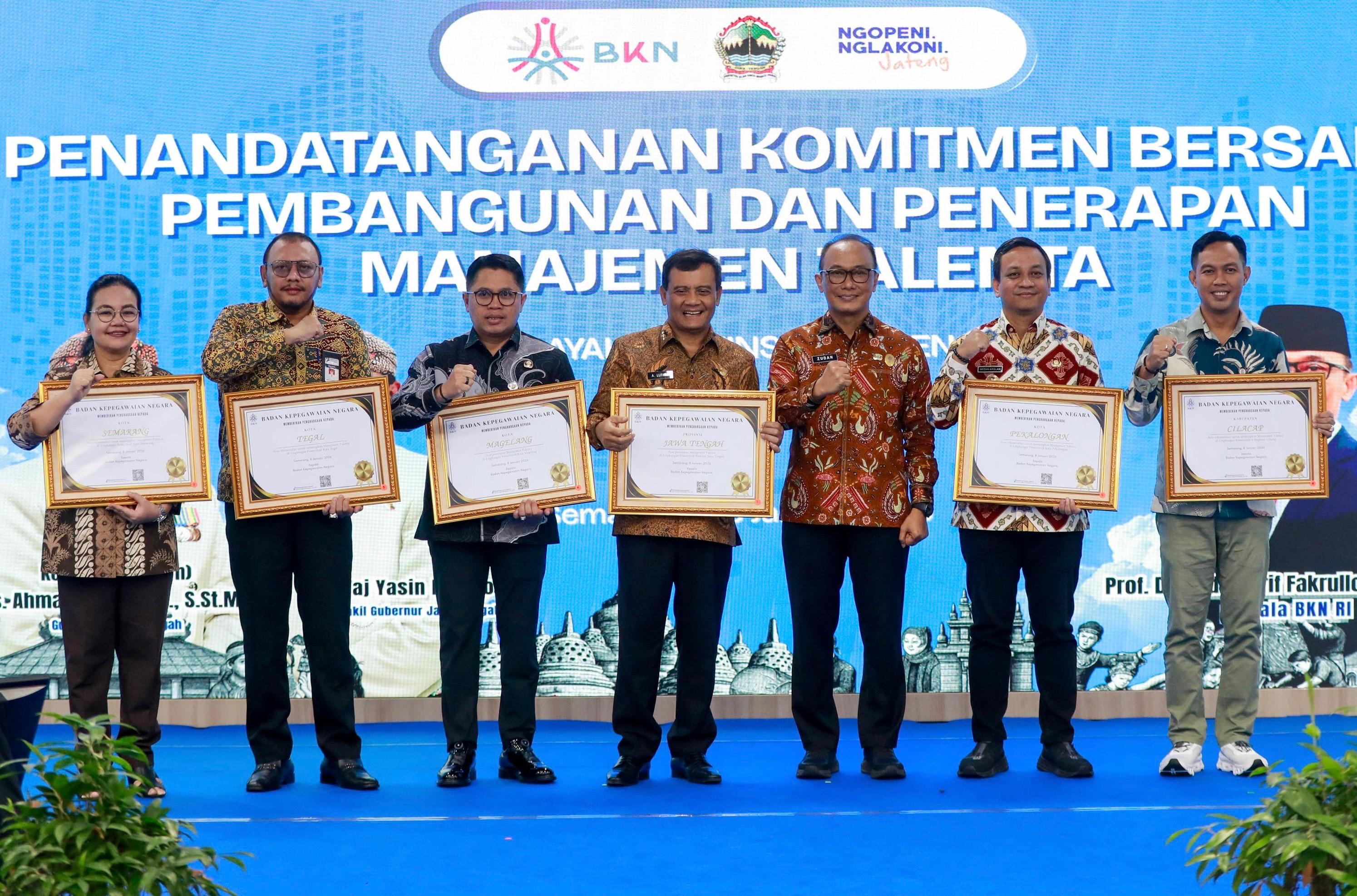 Enam daerah mendapat piagam penghargaan penerapan manajemen talenta dari BKN RI, Kamis (8/1/2026) di Gradhika Bakti Praja Semarang.
