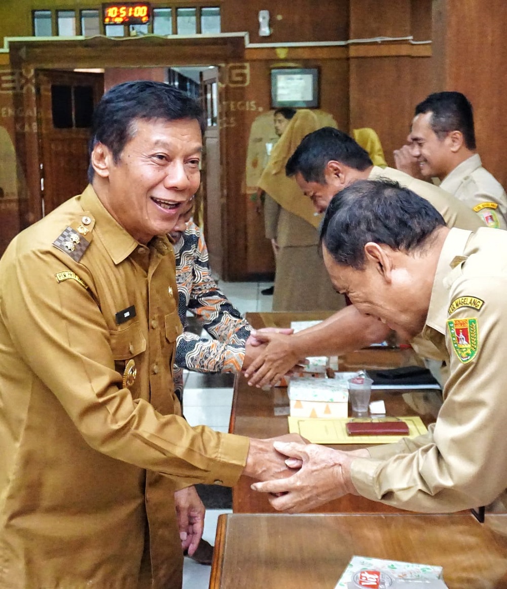 Wakil Bupati Magelang Sahid saat memberikan arahan pada acara Exit Meeting Pengadaan Barang dan Jasa Strategis 2025.