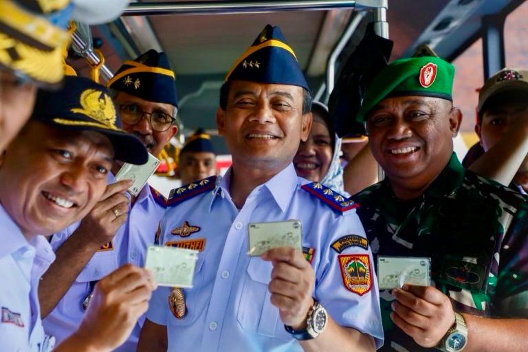 Gubernur Jateng Ahmad Lutfhi akan merealisasikan pengoperasian BRT Trans Jateng Koridor Magelang-Temanggung pada 2027.