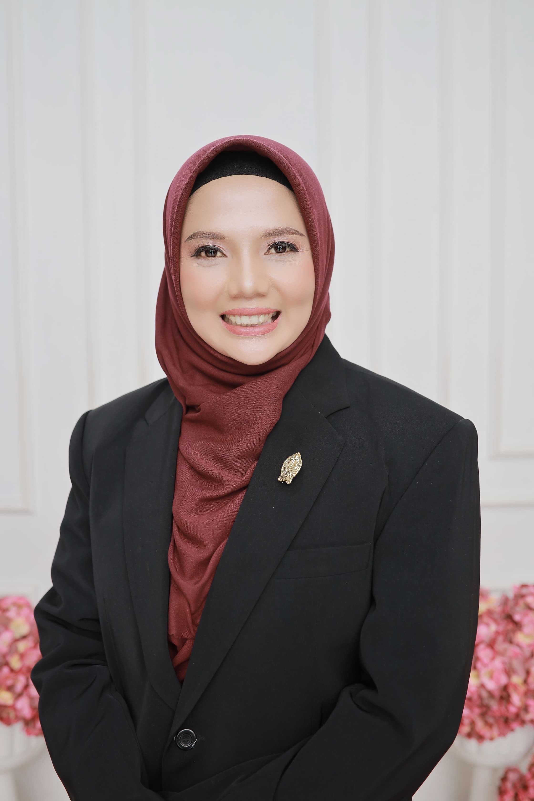 Ketua Fraksi PKS DPRD Temanggung, Elynawati