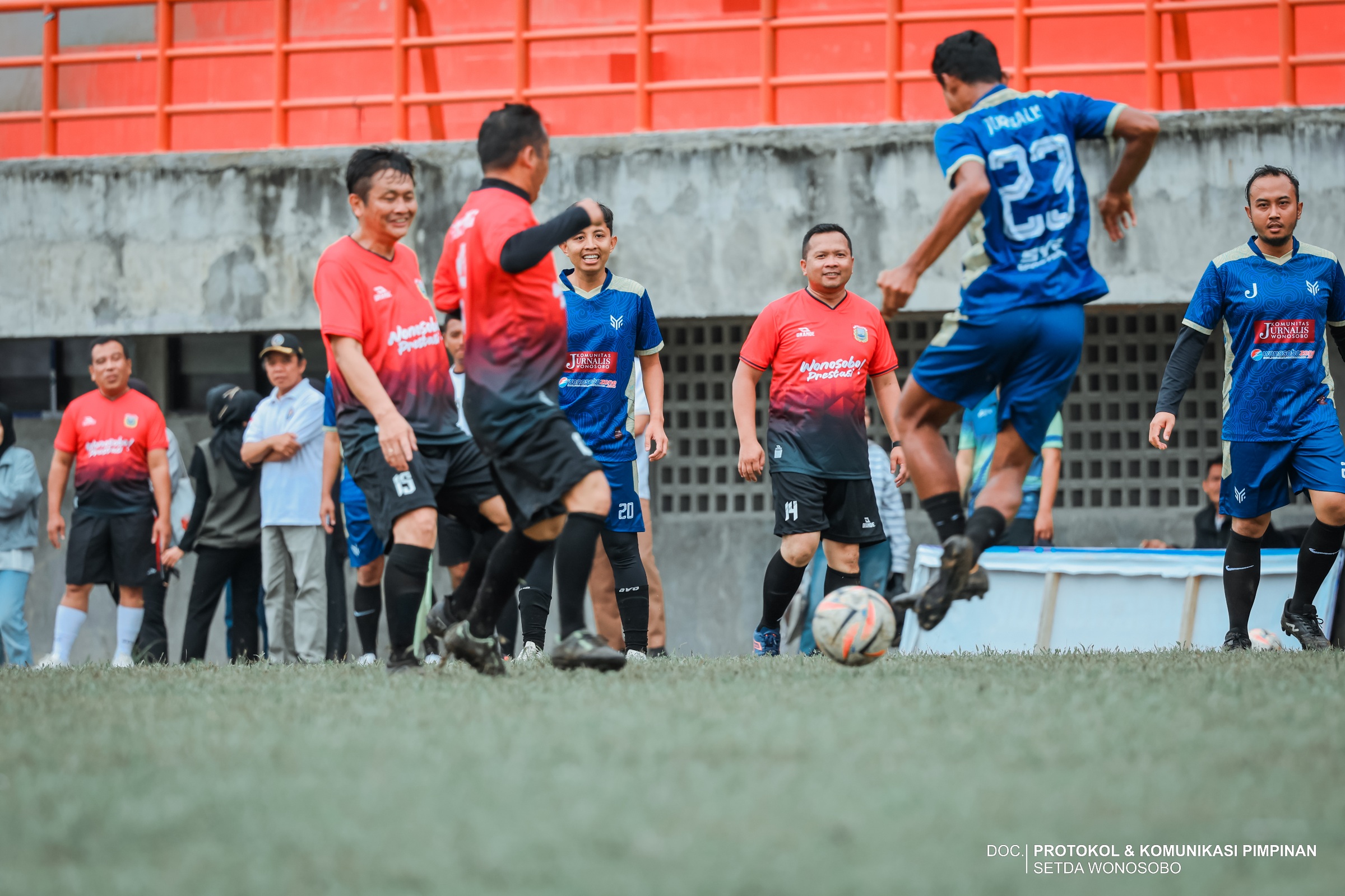 Jurnalis berhasil menahan imbang forkompimda, sehingga skor 2-2.