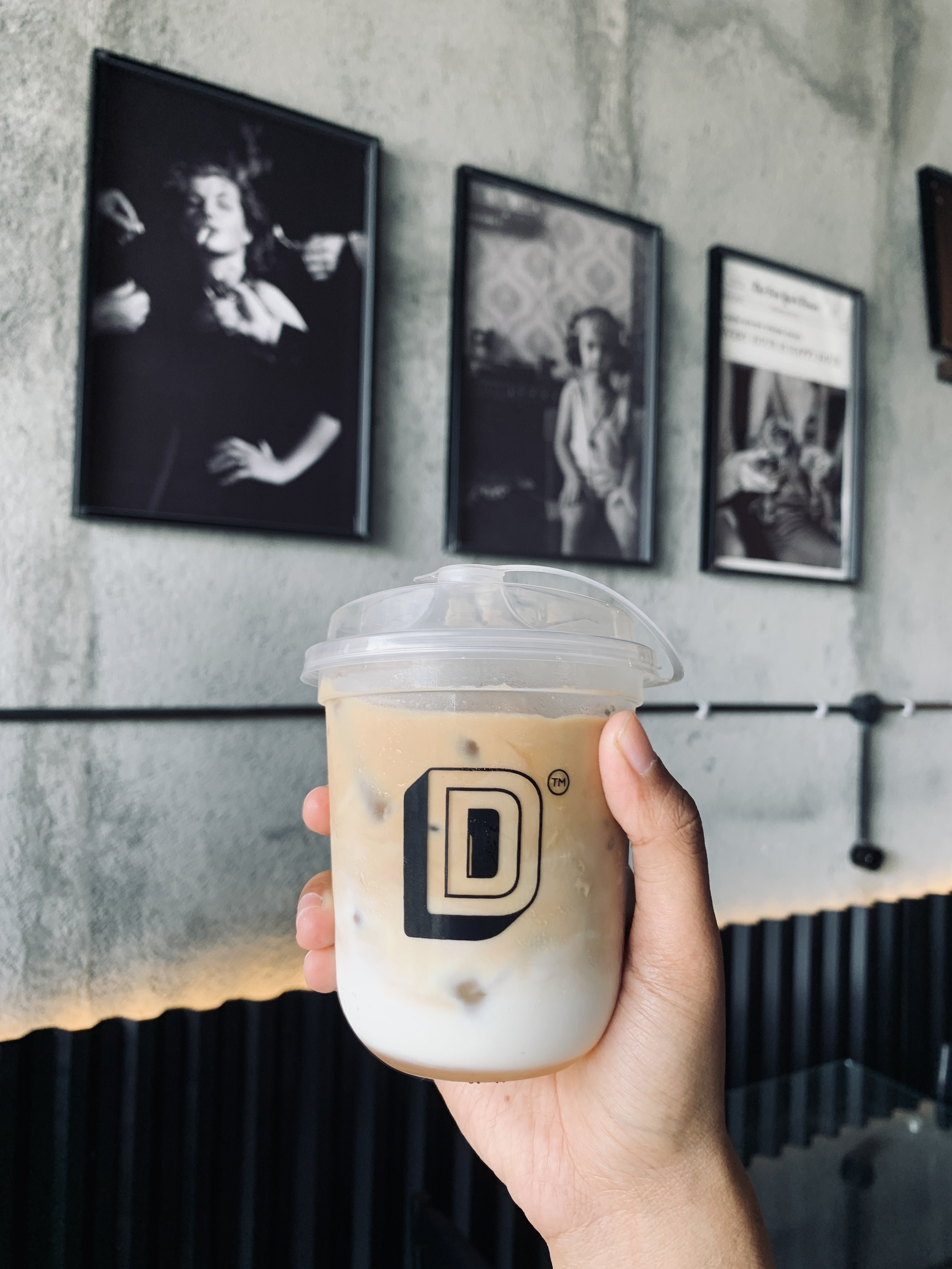 Segelas kopi yang berasal dari biji kopi asli Temanggung