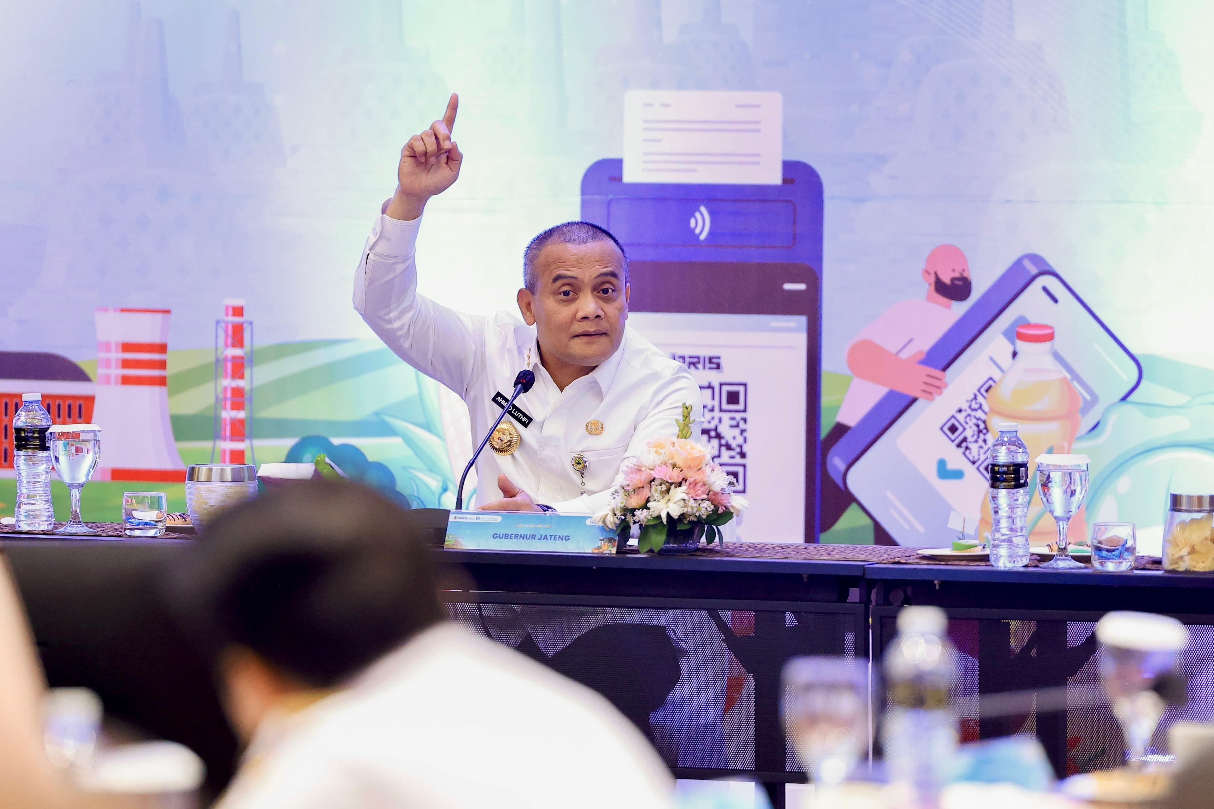 Gubernur  Ahmad Luthfi mengeluarkan ultimatum menjelang Ramadan dan Idulfitri 2026, jangan sampai ada permainan harga maupun sumbatan distribusi pangan atau permainan pasar.