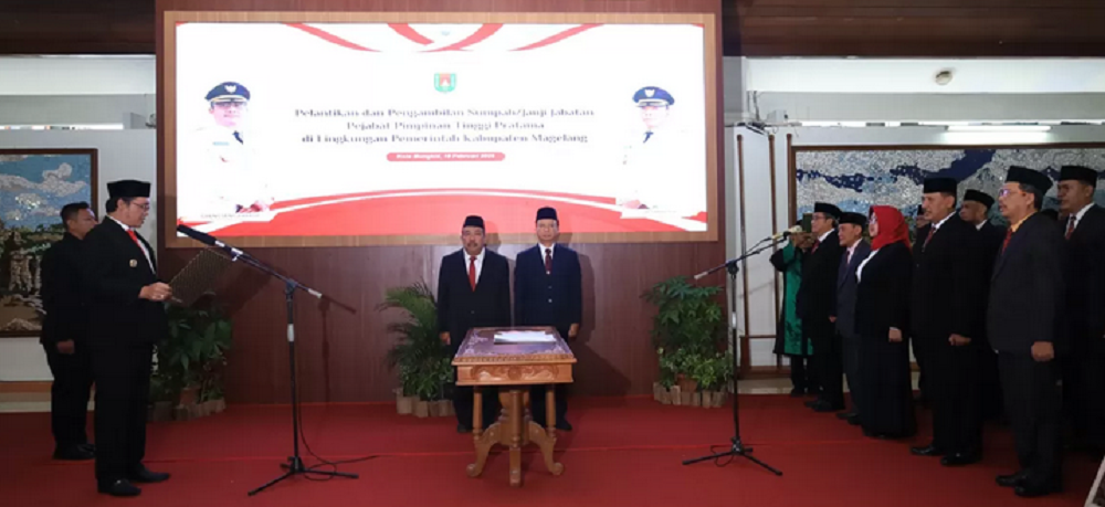 Bupati Magelang Grengseng Pamuji kembali melakukan rotasi sebanyak 14 pejabat pimpinan tinggi pratama.