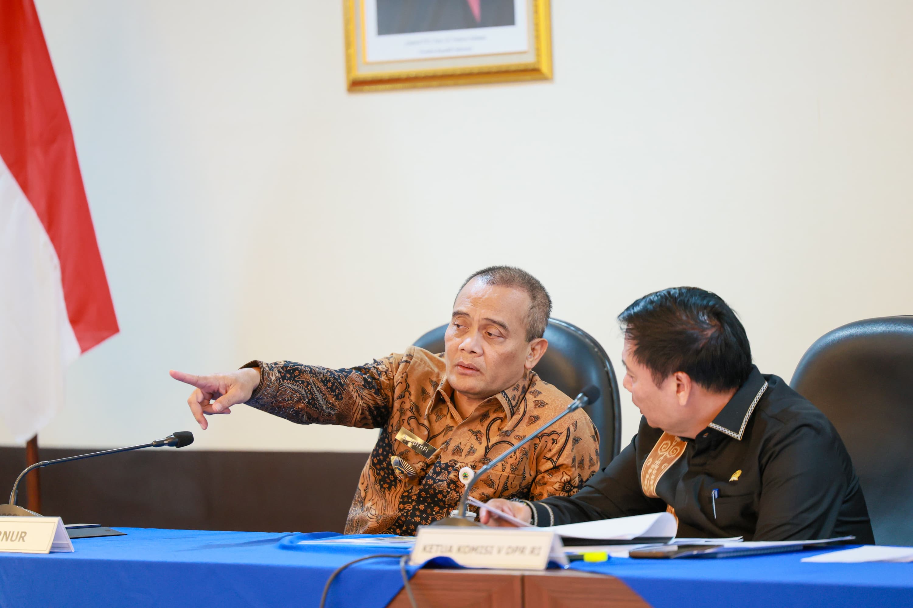 Gubernur Jawa Tengah ketika rapat bersama Menteri Perhubungan dan Komisi V DPR RI, Jumat (20/2/2026) di kantor gubernuran.