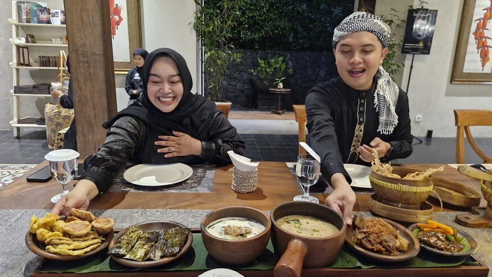Plataran Borobudur Heritage menghadirkan long platter untuk menu Ramadan 1447 Hijriah. 