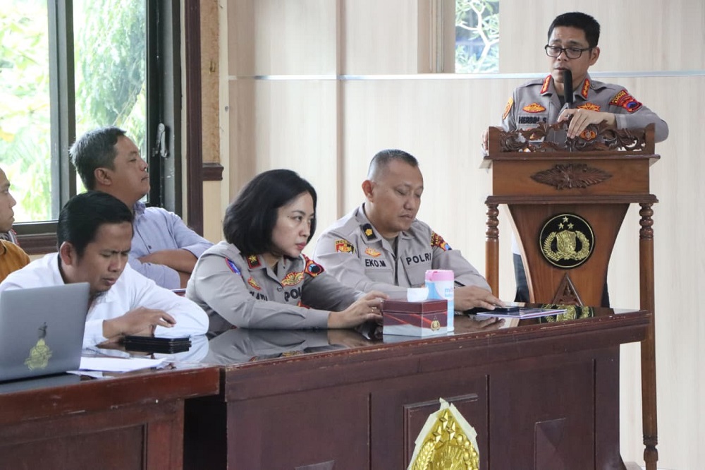 Kapolresta Magelang Kombes Pol Herbin Sianipar saat sosialisasi SKB 3 Menteri jelang arus mudik dan balik Lebaran.   