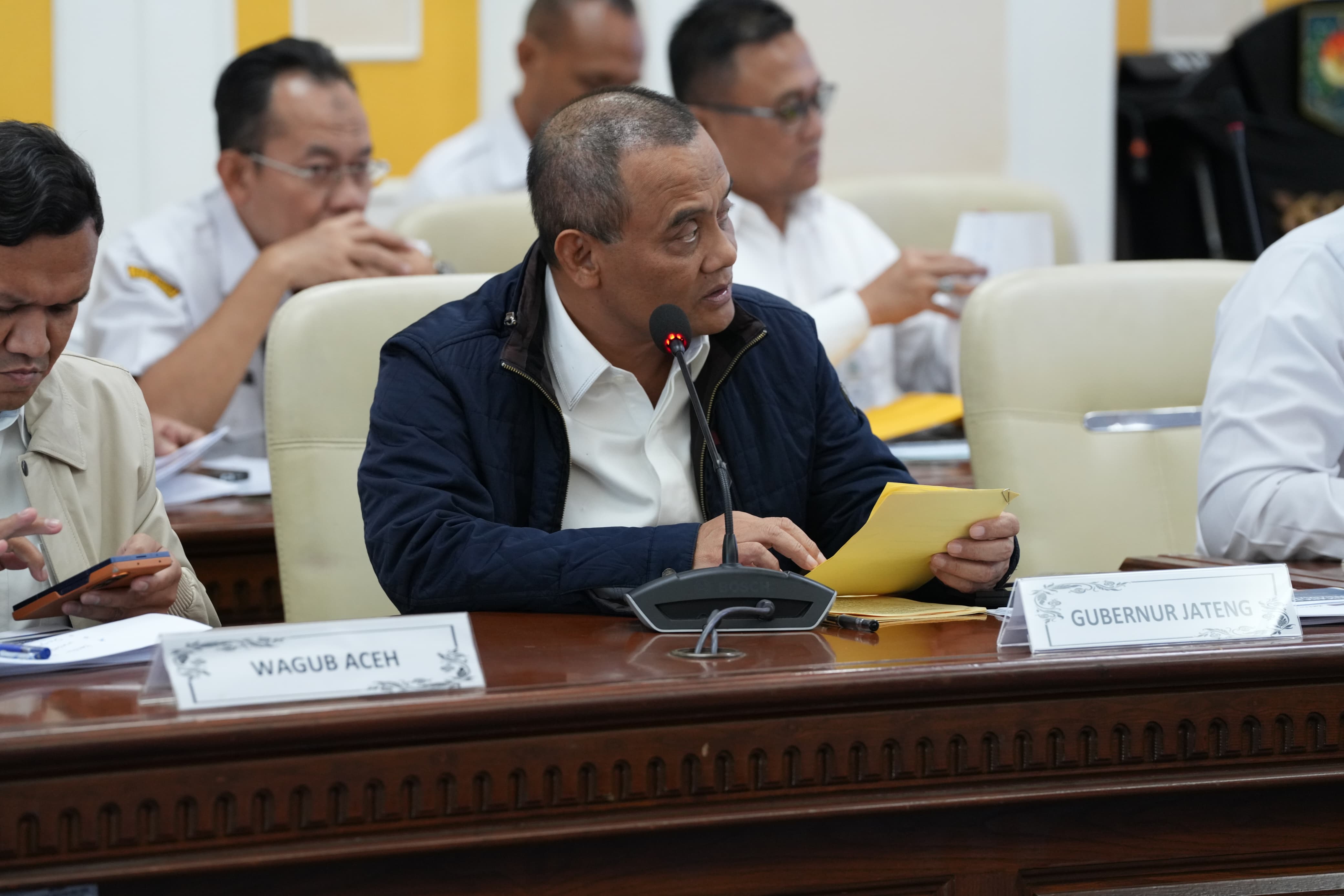Gubernur Jateng Ahmad Luthfi rapat koordinasi bersama Menteri Dalam Negeri Tito Karnavian dan Menteri Perumahan dan Kawasan Pemukiman (PKP) Maruarar Sirait di Jakarta  Rabu (25/2/2026).