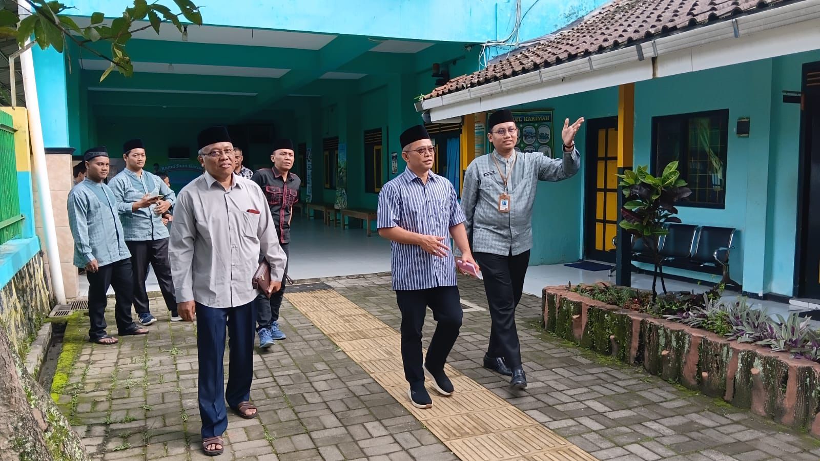 Anggota Komisi VIII DPR RI Fraksi PDI Perjuangan Wibowo Prasetyo melakukan kunjungan reses ke SLB Ma&rsquo;arif Muntilan, Kabupaten Magelang, Kamis (26/2/2026).
