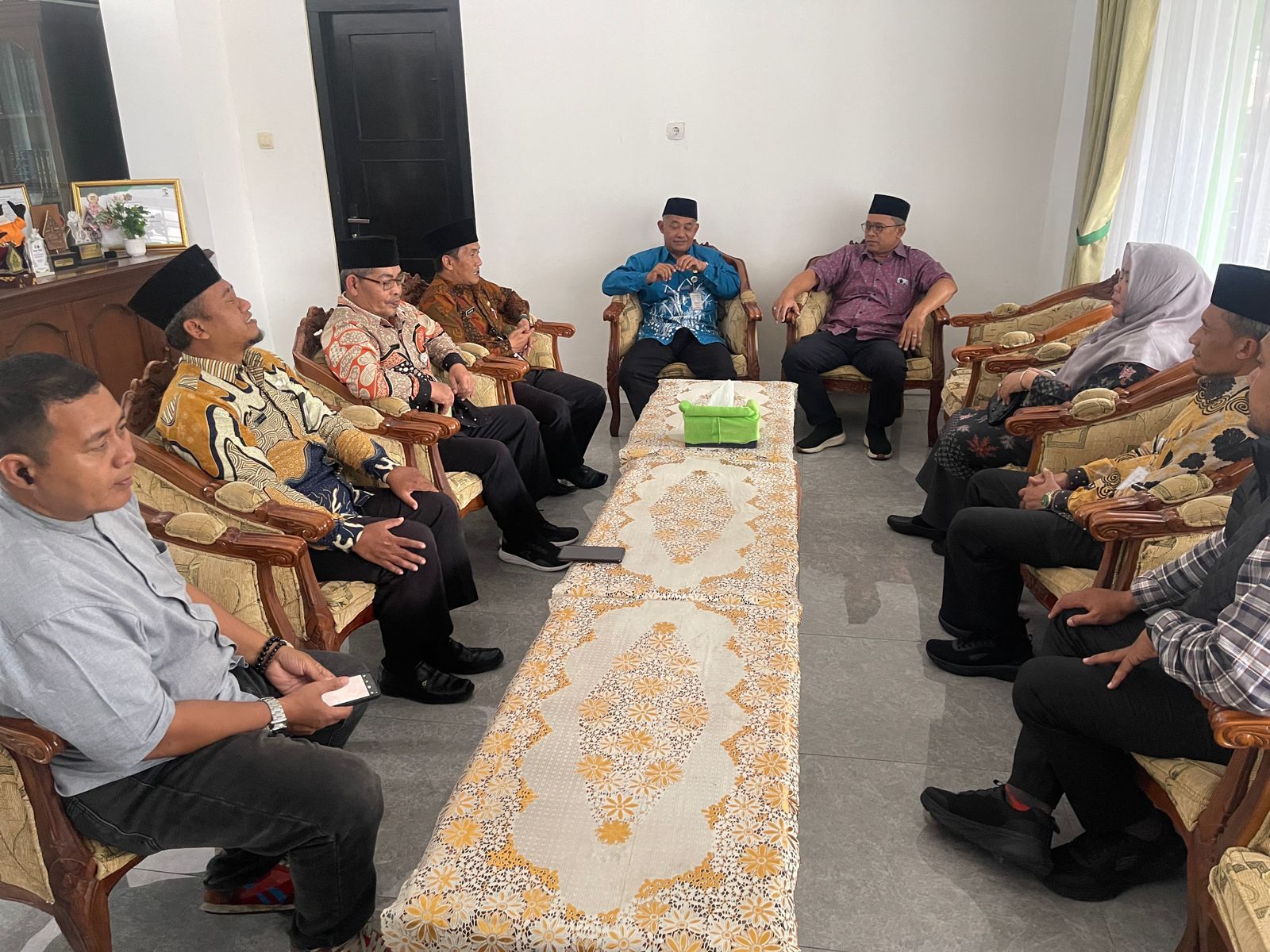 Anggota Komisi VIII DPR RI Fraksi PDI Perjuangan Wibowo Prasetyo memanfaatkan masa reses dengan mengunjungi Kantor Kementerian Agama Kabupaten Temanggung, Rabu (25/2/2026). 