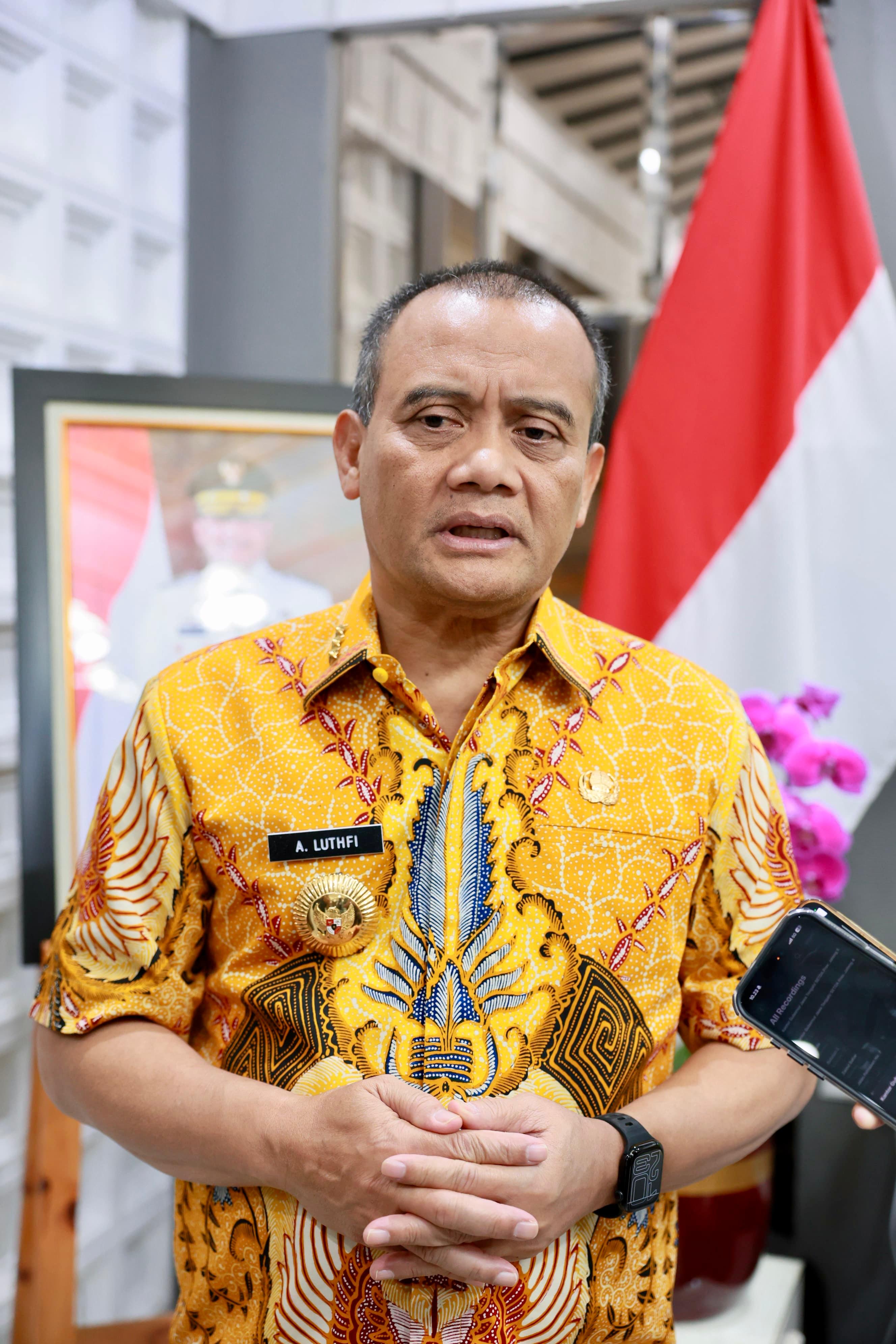 Gubernur Jawa Tengah Ahmas Luthfi menekankan penegakan hukum yang tegas untuk memberi efek jera pelaku premanisme. 