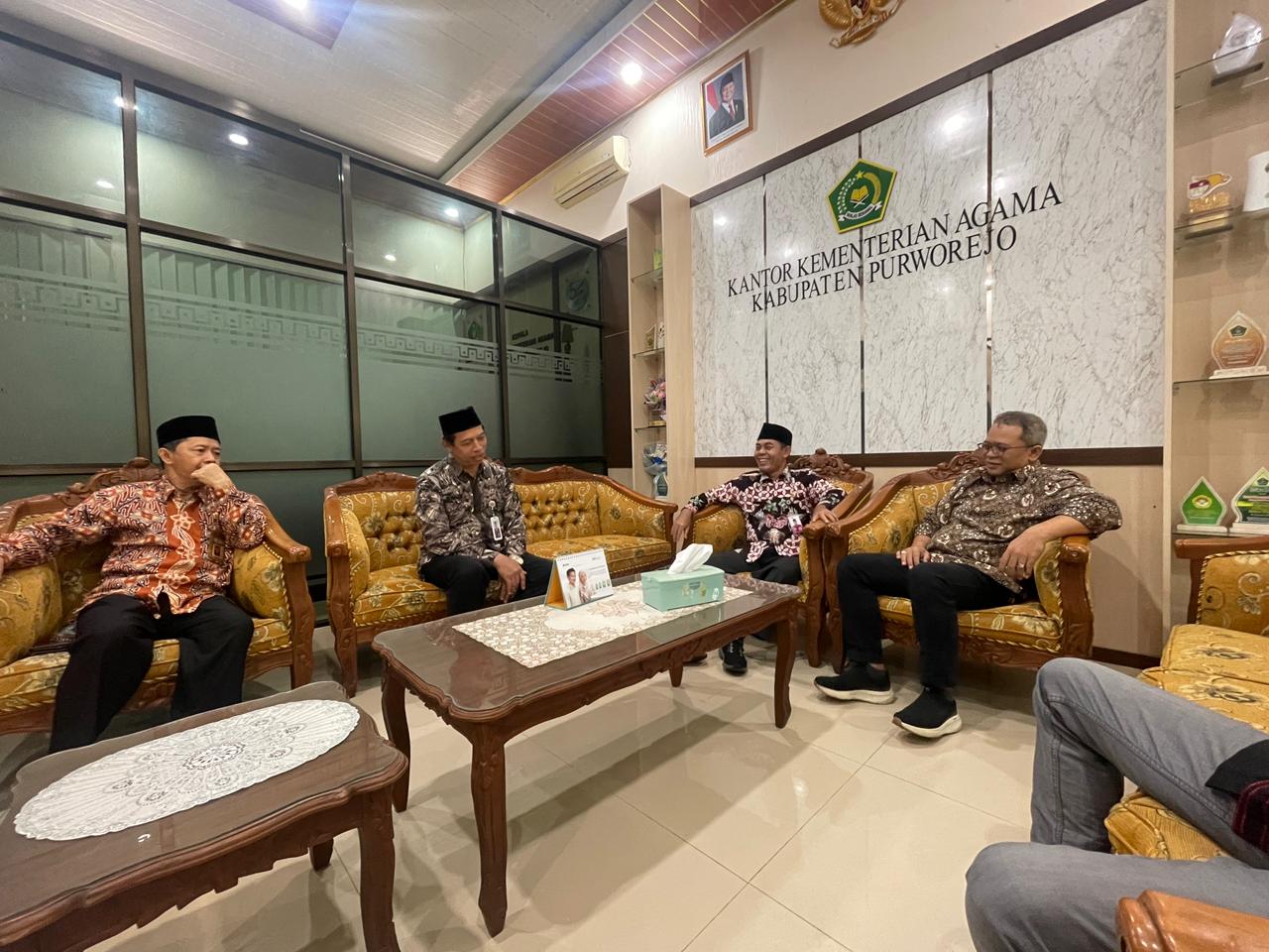 Anggota DPR RI Komisi VIII Wibowo Prasetyo saat agenda reses di Kantor Kementerian Agama Kabupaten Purworejo, Jumat (27/2/2026).