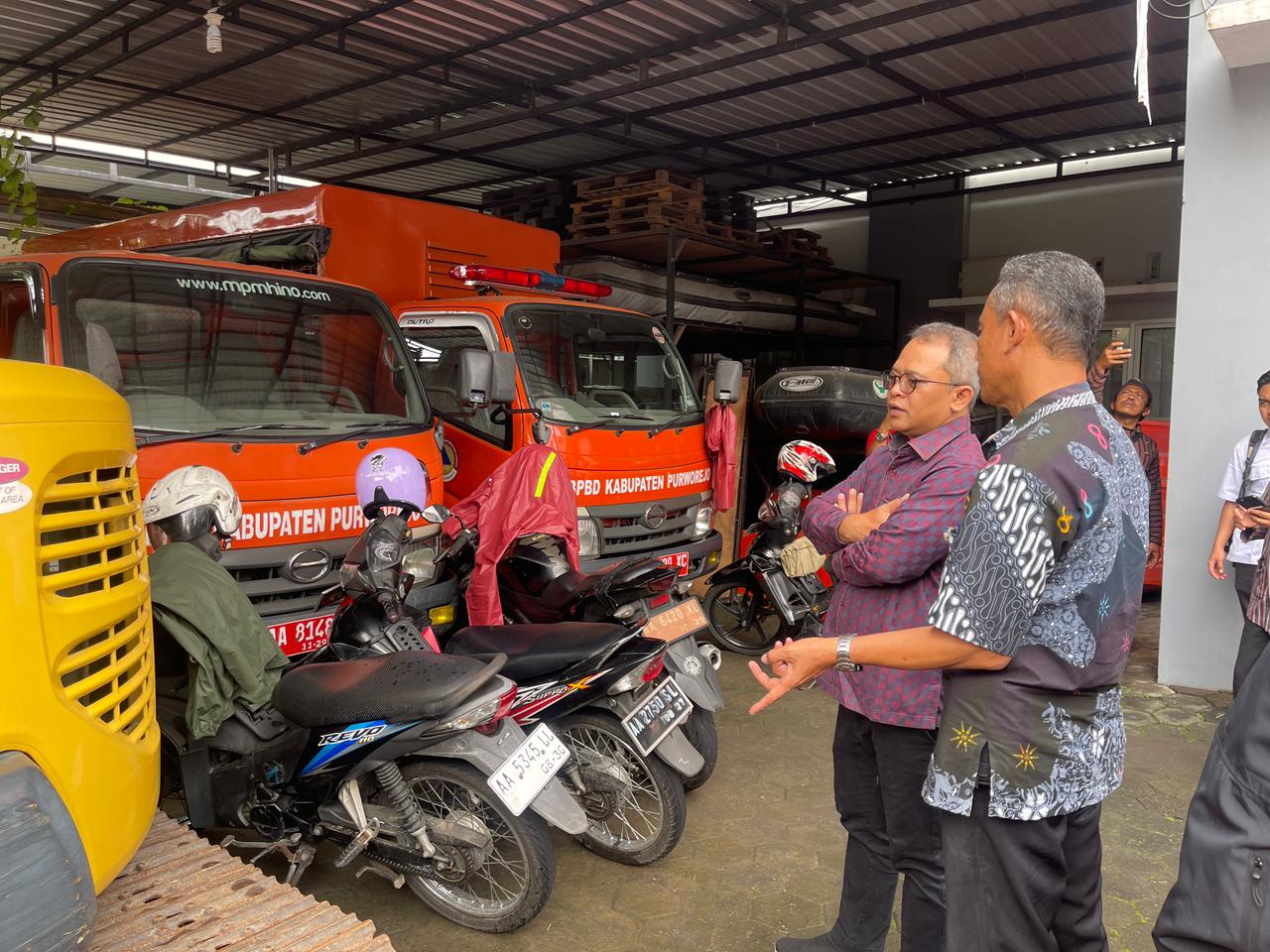 Anggota DPR RI Komisi VIII Fraksi PDI Perjuangan Wibowo Prasetyo saat agenda reses di kantor Badan Penanggulangan Bencana Daerah (BPBD) Purworejo.
