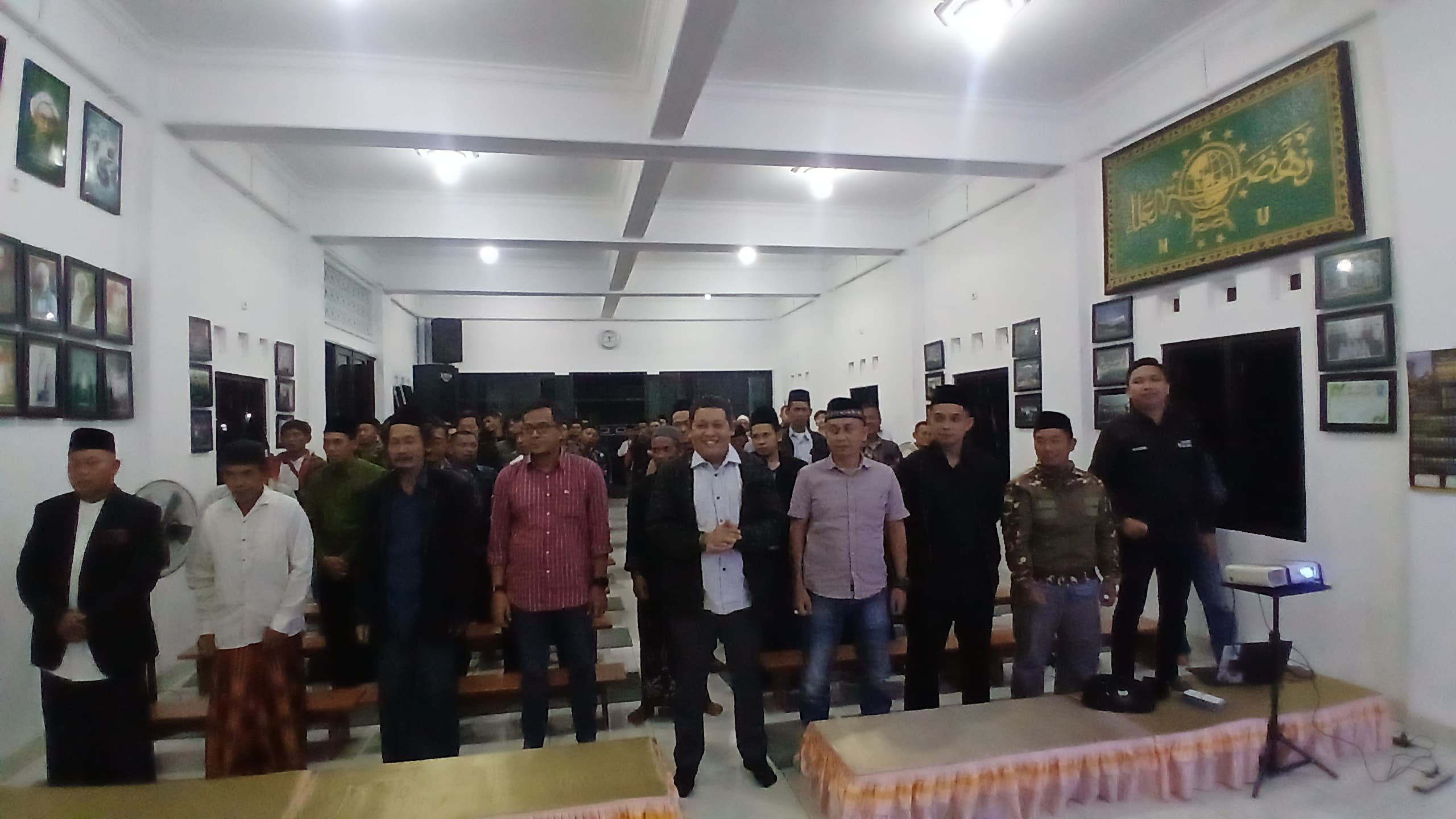 Anggota DPR RI Abdullah ketika bertemu konstituen di Aula Madrasah Desa Tracap, Kecamatan Kaliwiro, Kabupaten Wonosobo, Sabtu (28/2/2026) sore. 