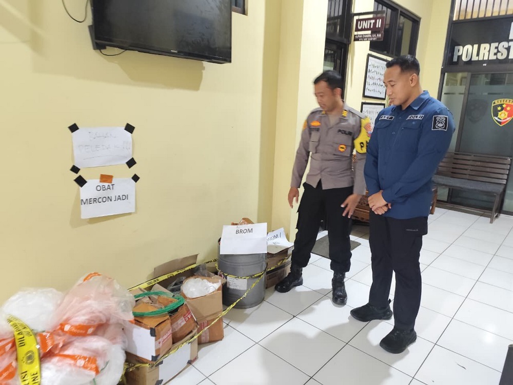 Sejumlah barang bukti bahan mercon diamankan di Mapolresta Magelang.