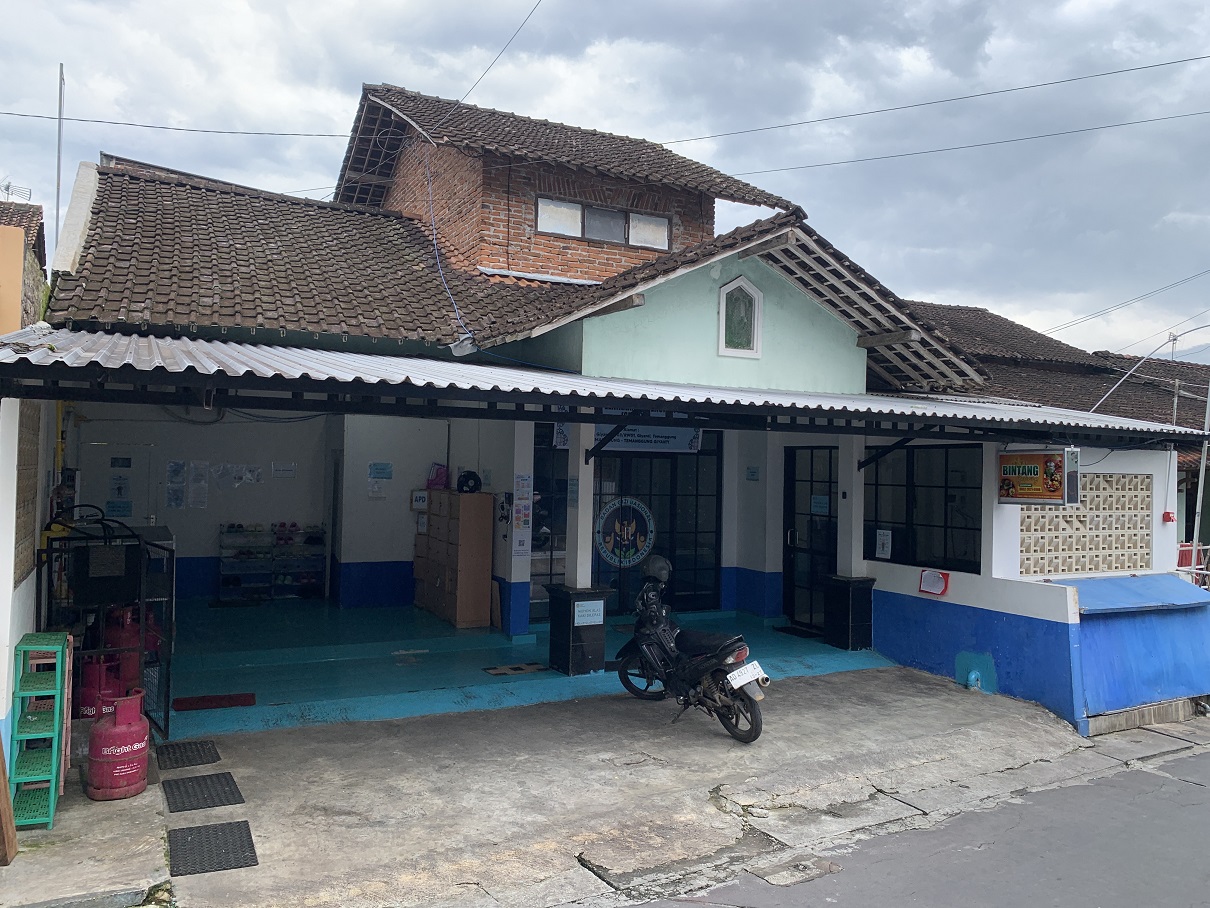SPPG Giyanti di Kecamatan Temanggung yang ditutup sementara akibat temuan menu MBG berjamur dan berulat.