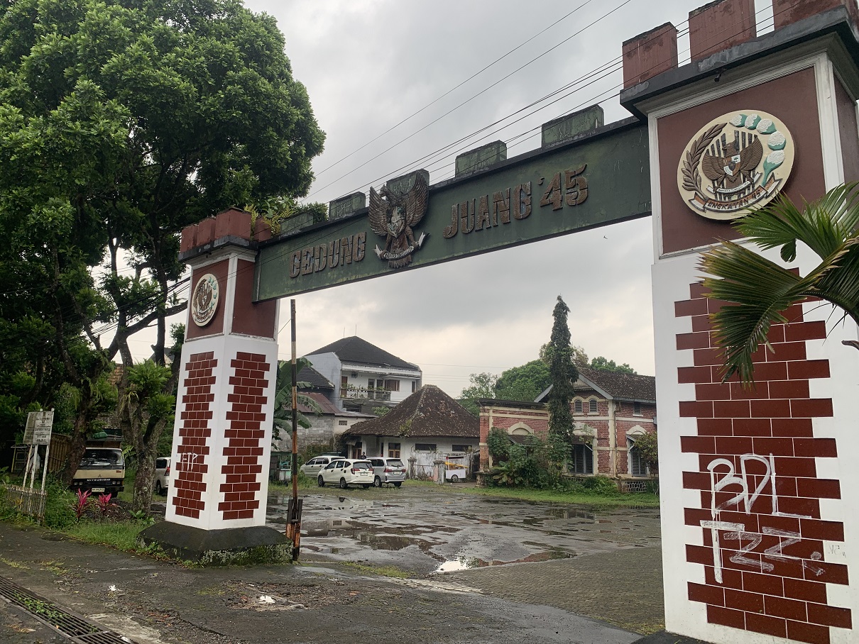 Bangunan kawasan Gedung Juang 45 milik PT KAI di Kelurahan Banyuurip yang gagal menjadi lokasi pembangunan KDMP.