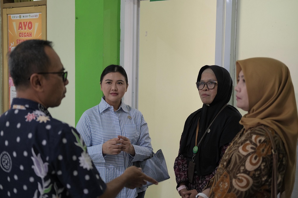 Anggota Komisi IX DPR RI dari Fraksi PDI Perjuangan Vita Ervina saat meninjau dan berkunjung di RSD Bukit Menoreh, Kabupaten Magelang.  