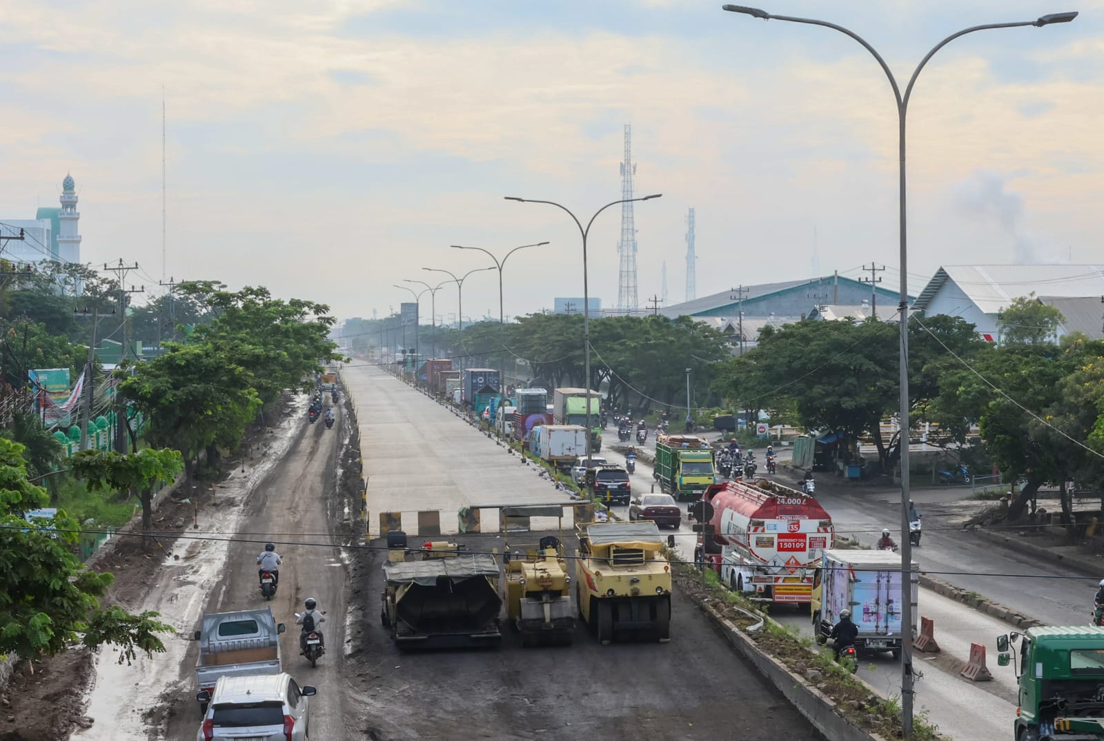Perbaikan jalan terus dikebut dan ditargetkan rampung sebelum H-7 Lebaran.
