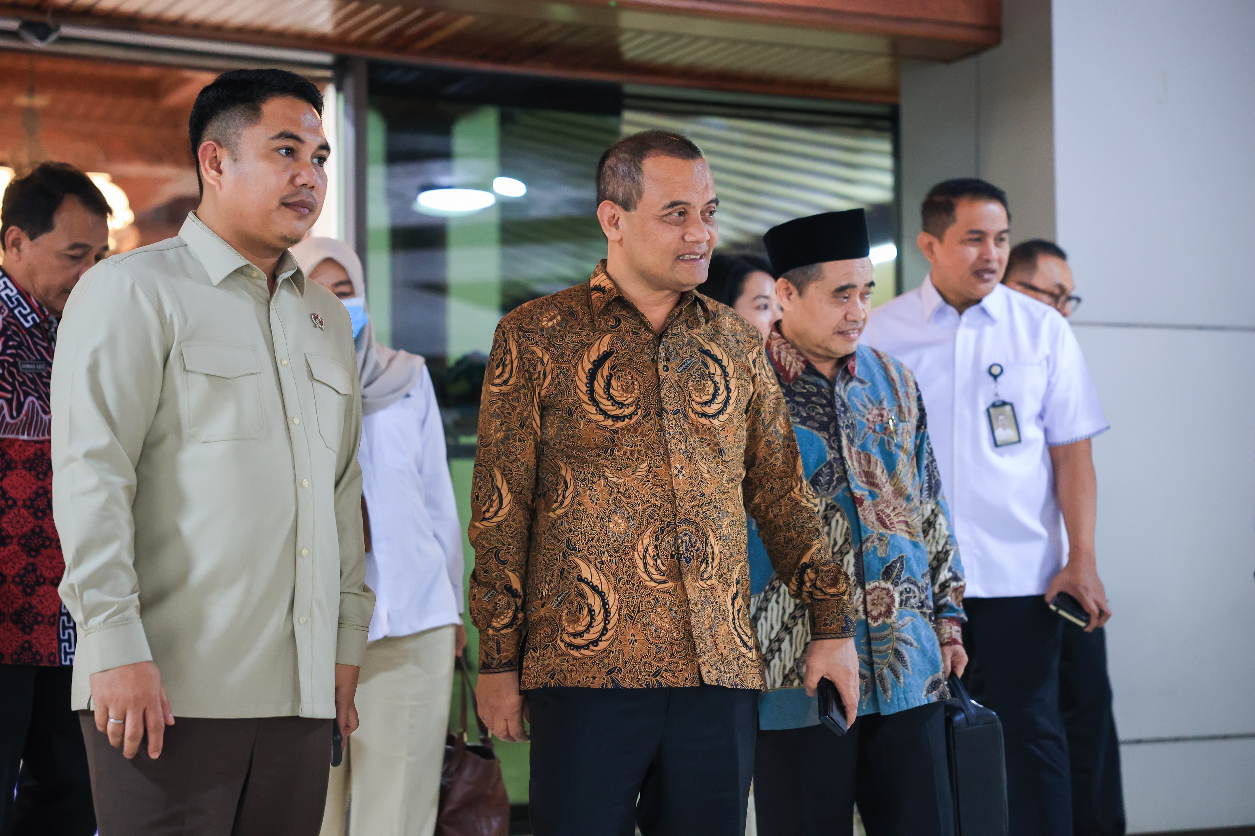 Gubernur Ahmad Luthfi bertemj Wakil Menteri Pelindungan Pekerja Migran Indonesia, Dzulfikar Ahmad Tawalla, Kamis (5/3/3026) di kantor gubernuran.