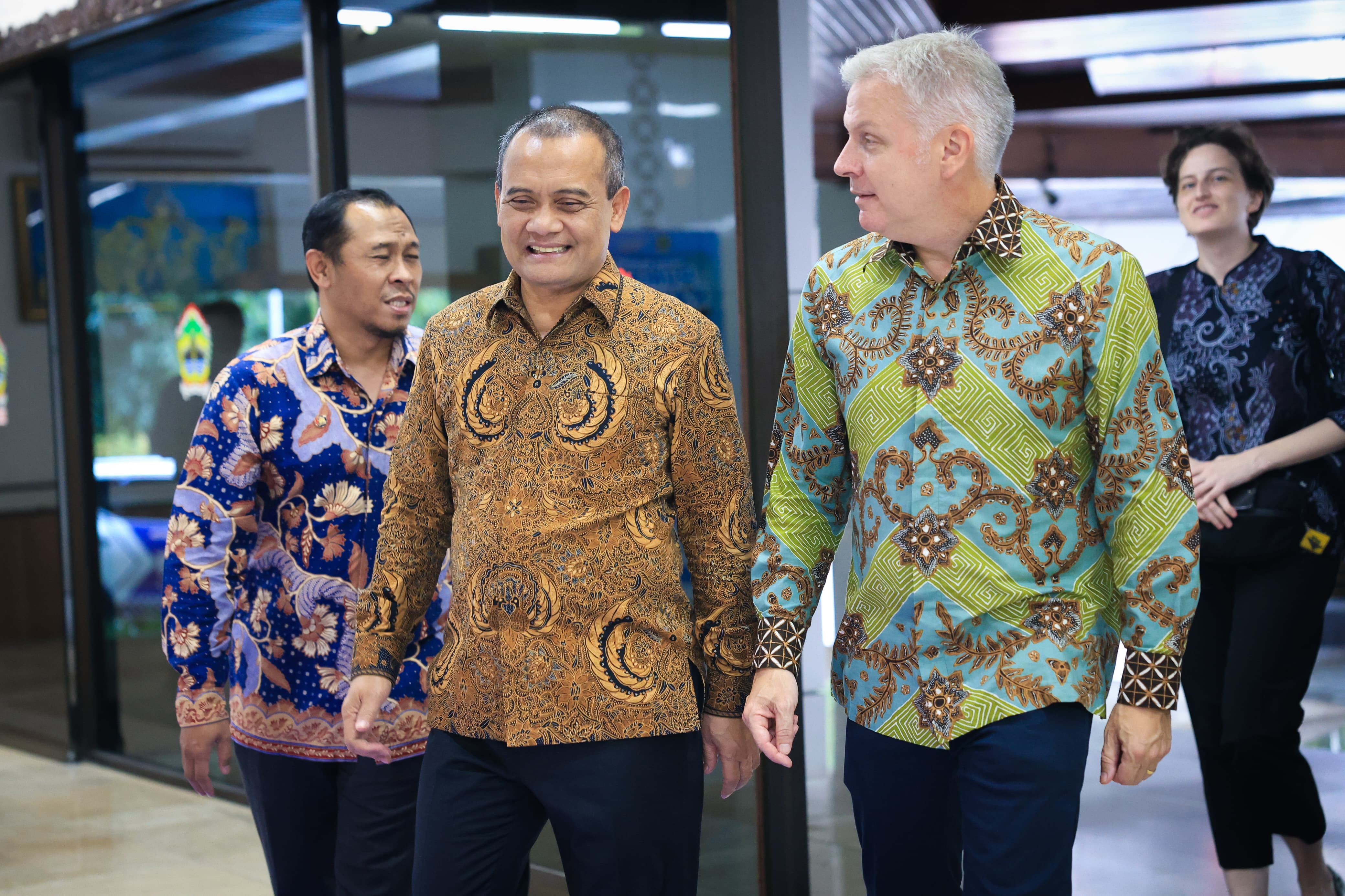 Gubernur Ahmad Luthfi saat menyambut Duta Besar Kanada untuk Indonesia, Jess Dutton di kantor gubernuran, Kamis (5/3/2026).  