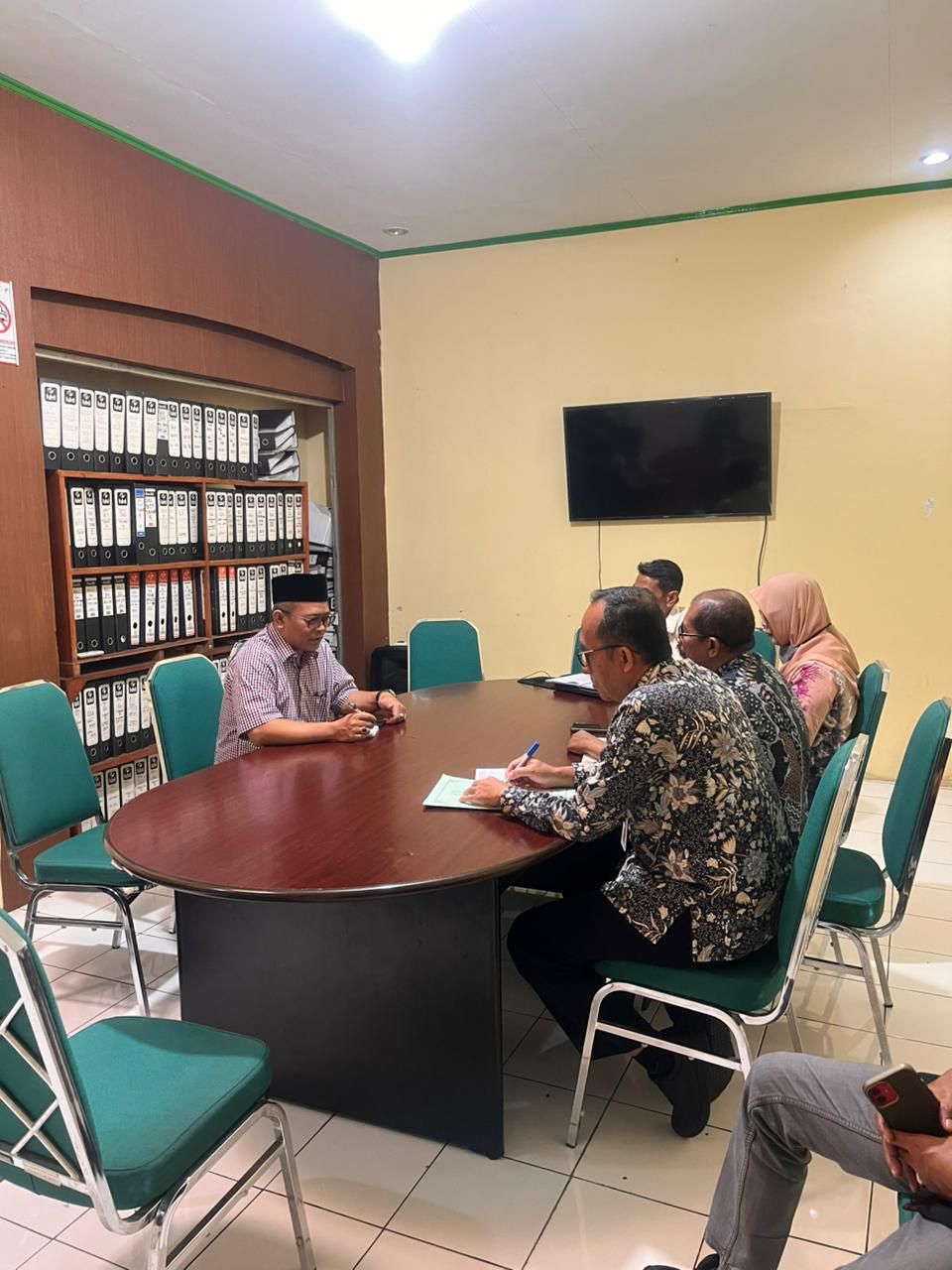 Kunjungan reses Anggota Komisi VIII DPR RI dari Fraksi PDI Perjuangan, Wibowo Prasetyo, ke Kantor Dinas Sosial Kota Magelang diwarnai dialog terbuka mengenai berbagai persoalan sosial di daerah.