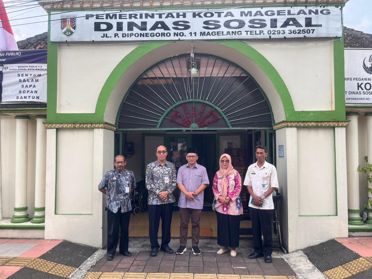 Kunjungan reses Anggota Komisi VIII DPR RI dari Fraksi PDI Perjuangan, Wibowo Prasetyo, ke Kantor Dinas Sosial Kota Magelang.