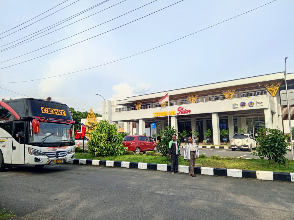 Suasana di Terminal Tipe A Tidar Kota Magelang jelang arus mudik Lebaran 1447 Hijriah. 