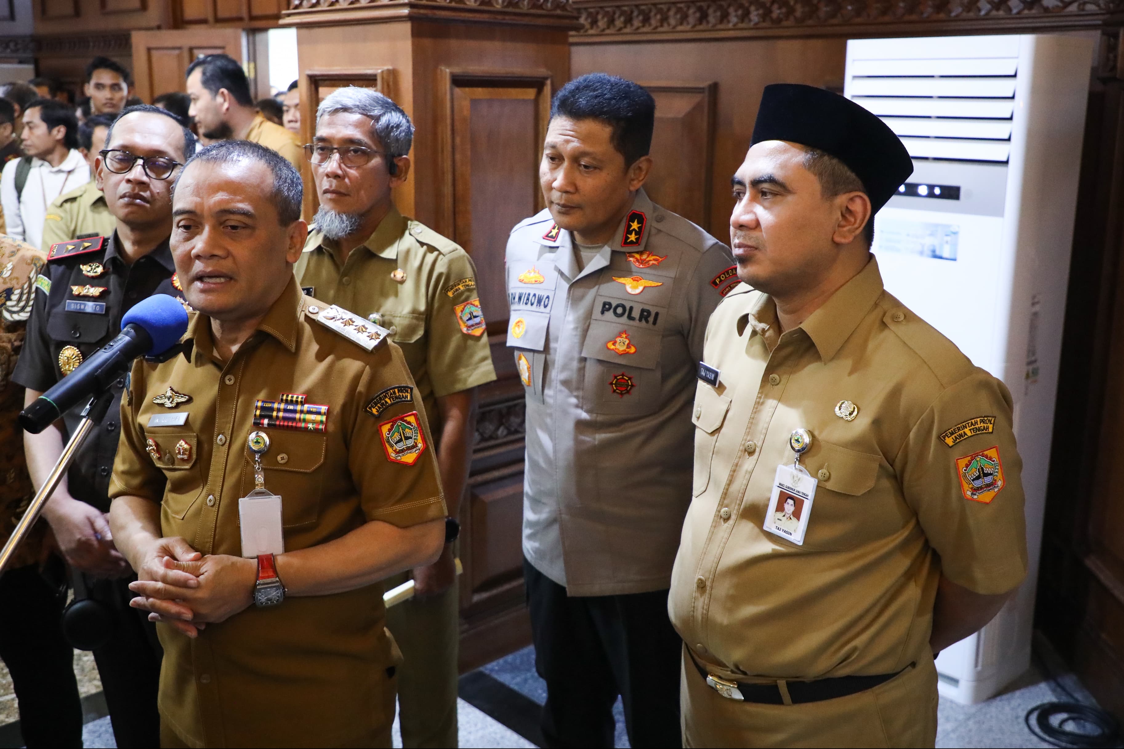 Gubernur Jateng Ahmad Luthfi menyatakan Pemprov Jateng menyiapkan 342 bus dan 17 rangkaian kereta api untuk program mudik gratis.