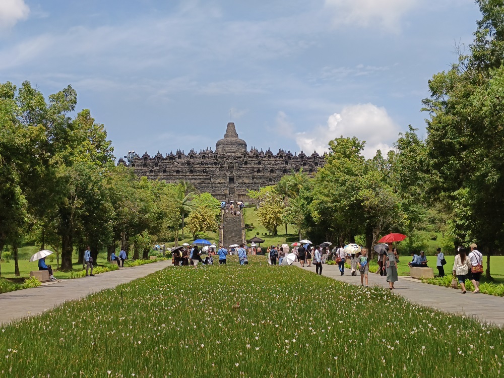 Candi Borobudur Magelang siap menyambut wisatawan selama libur panjang lebaran.  