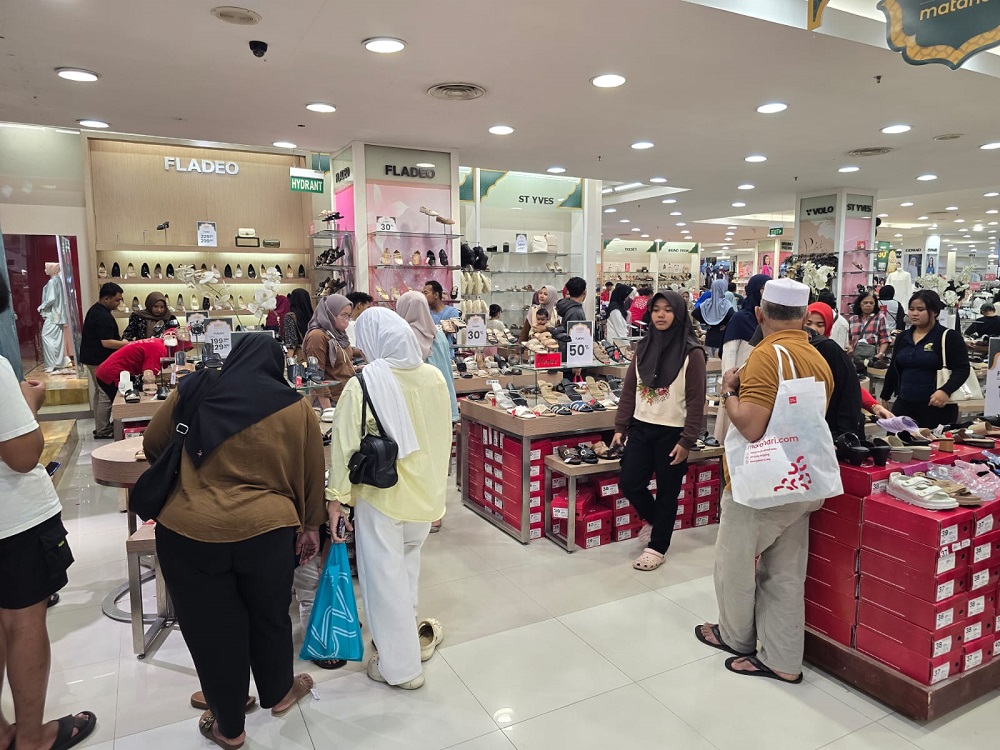 Jelang lebaran, jumlah kunjungan Artos Mall mencapai 18 ribu orang per hari.    