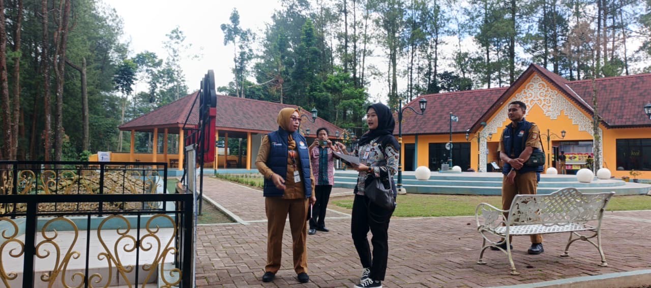Disparbud Kabupaten Wonosobo memantau kesiapan wisata menjelang libur panjang. 